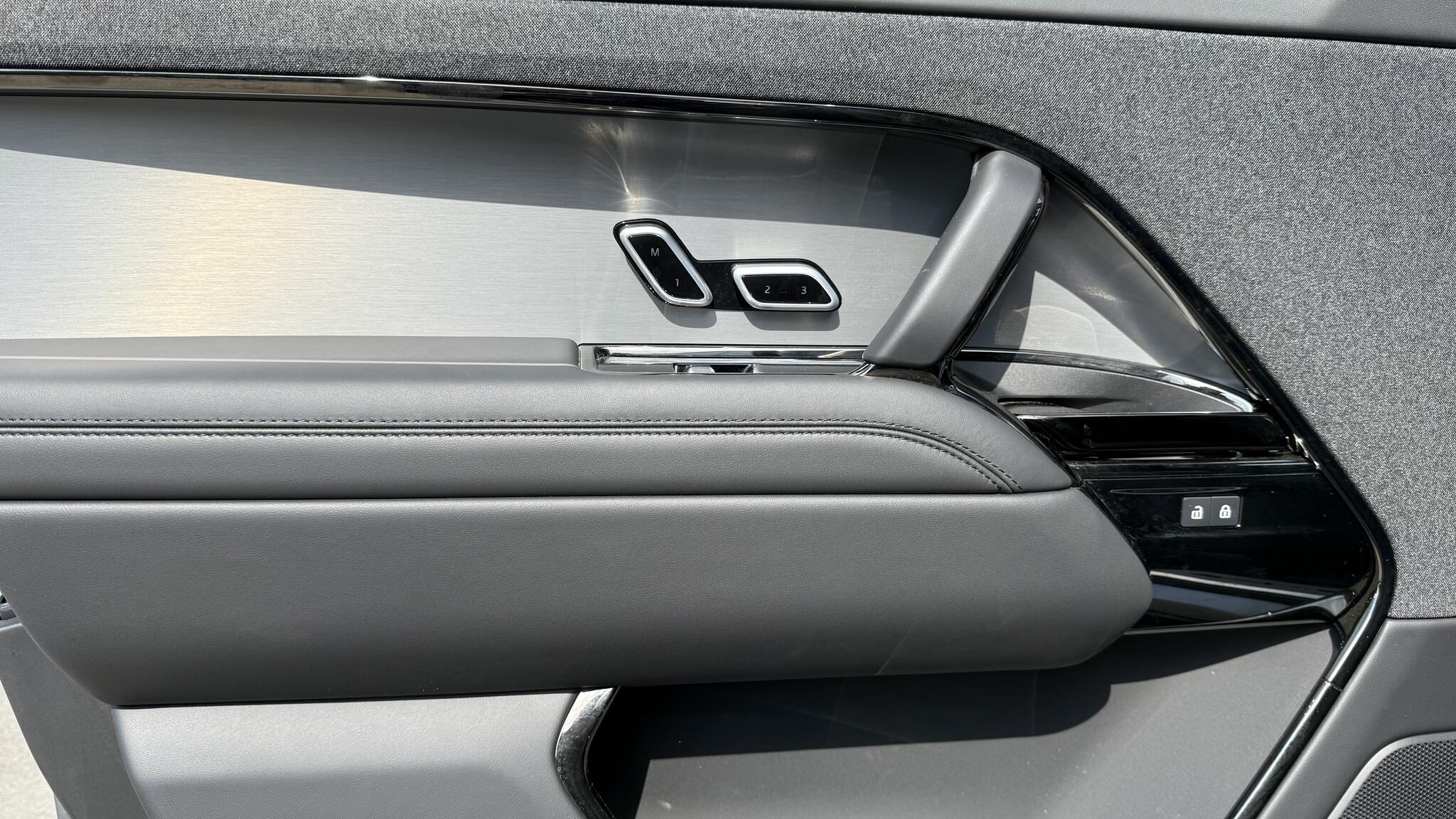 Land Rover Range Rover Sport view 33
