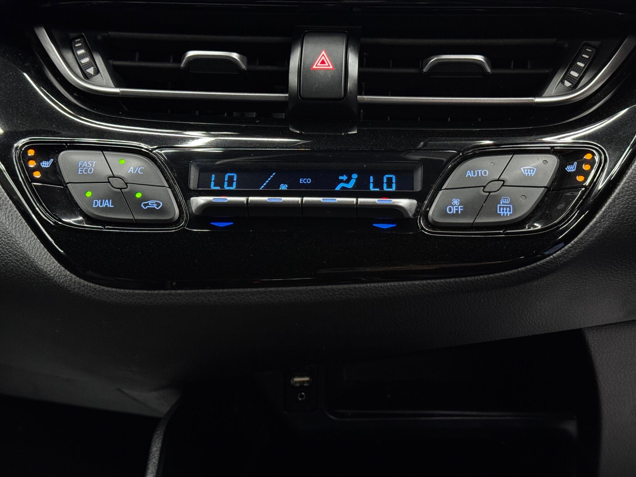 Toyota C-HR view 29
