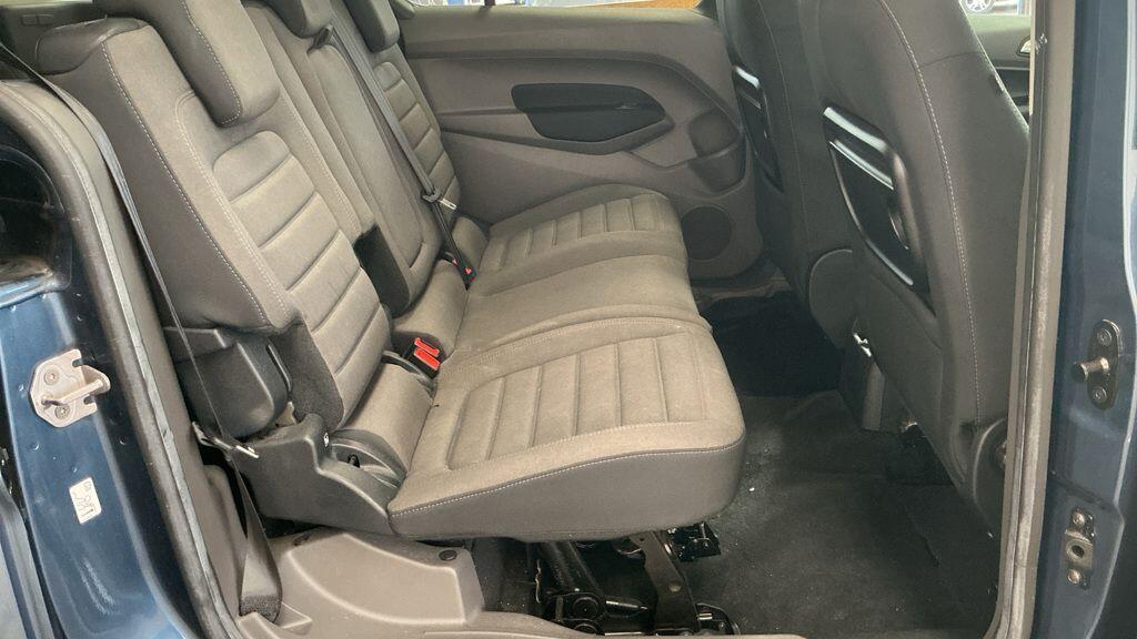 Ford Grand Tourneo Connect view 12