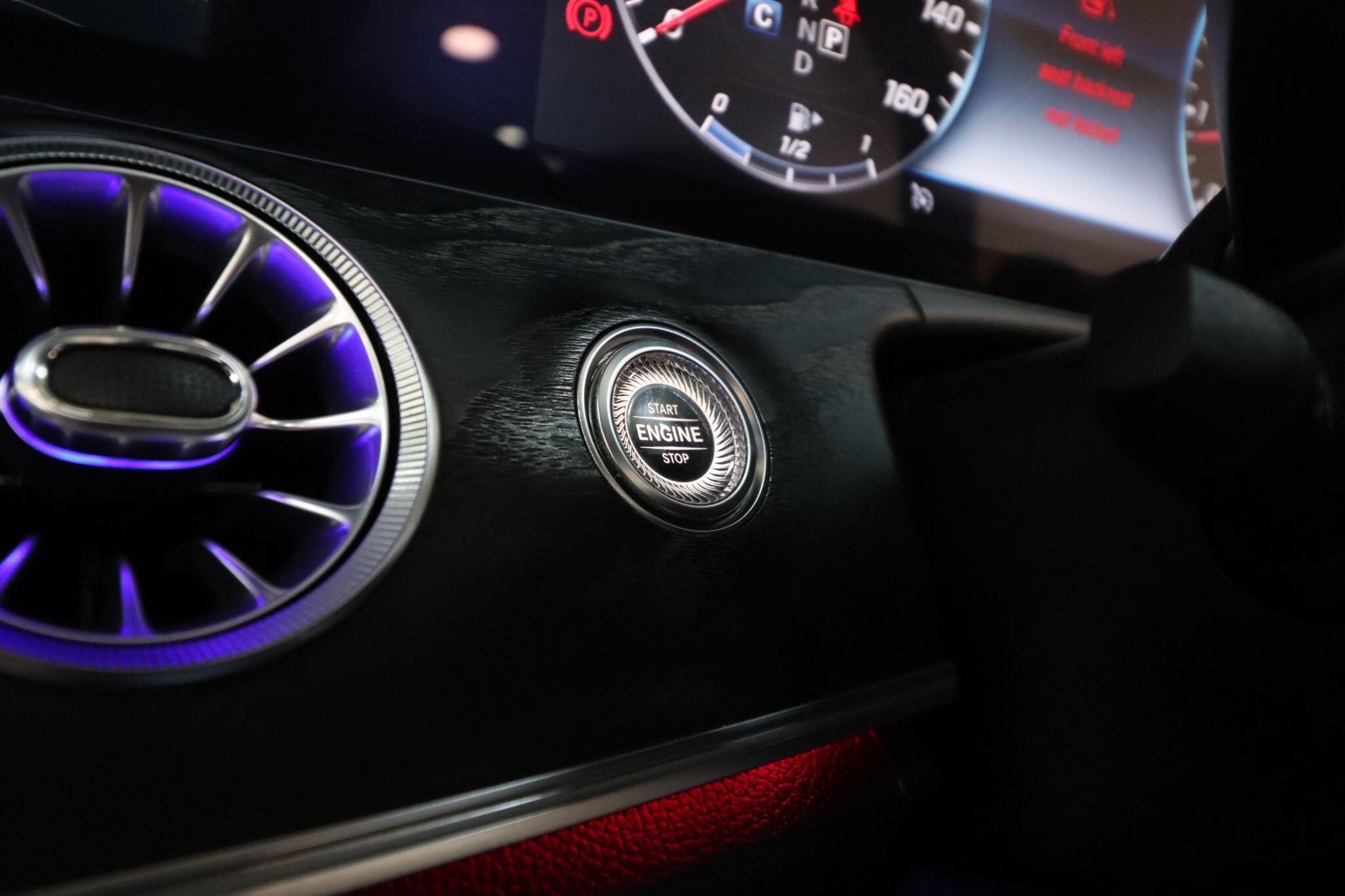 Mercedes-Benz E Class view 30