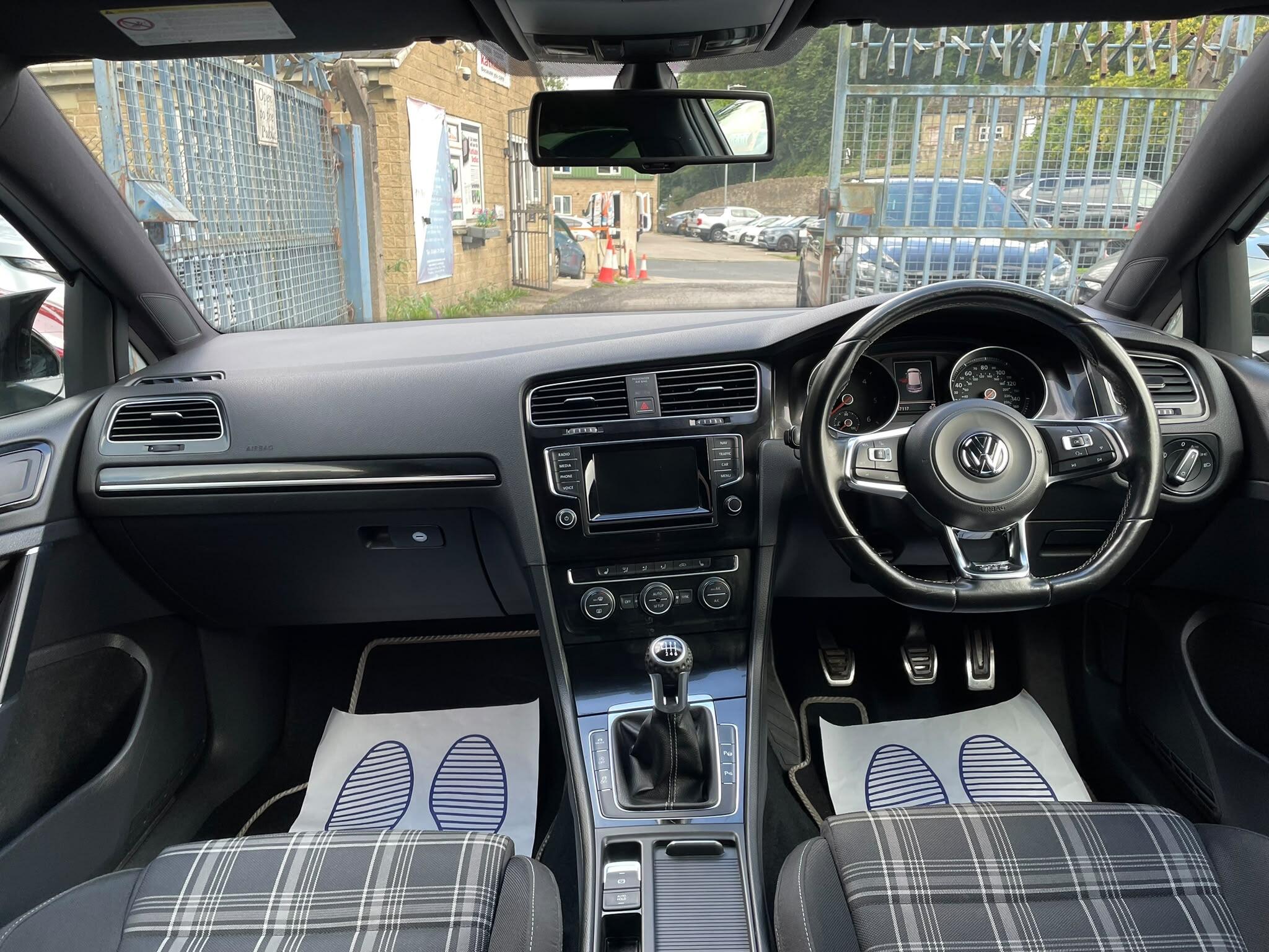 Volkswagen Golf view 21