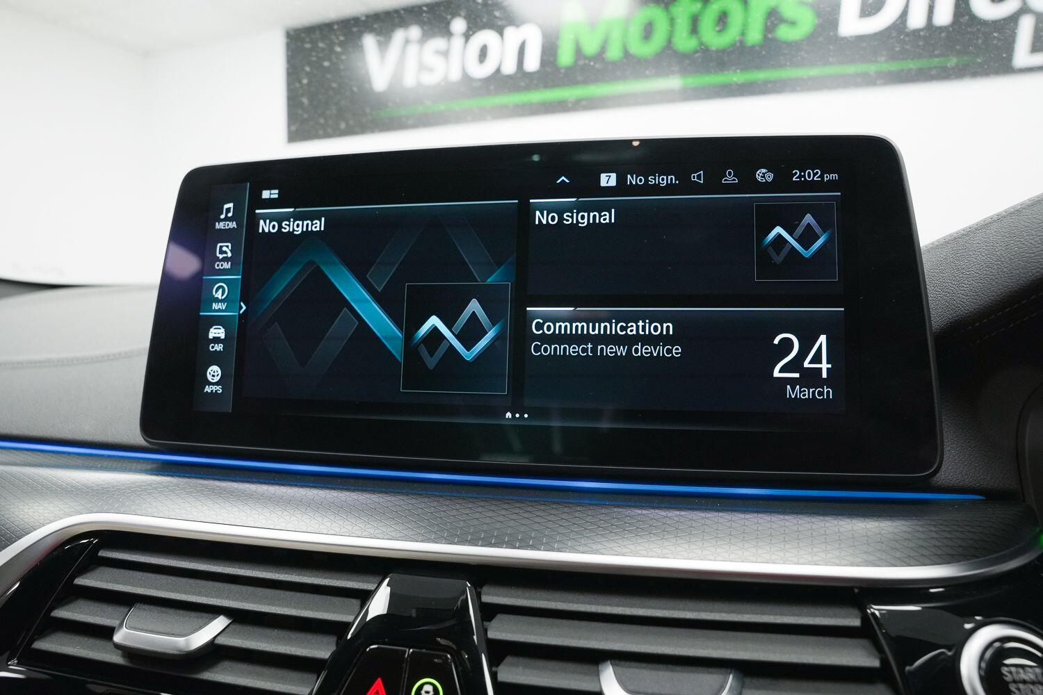 BMW 5 Series view 25