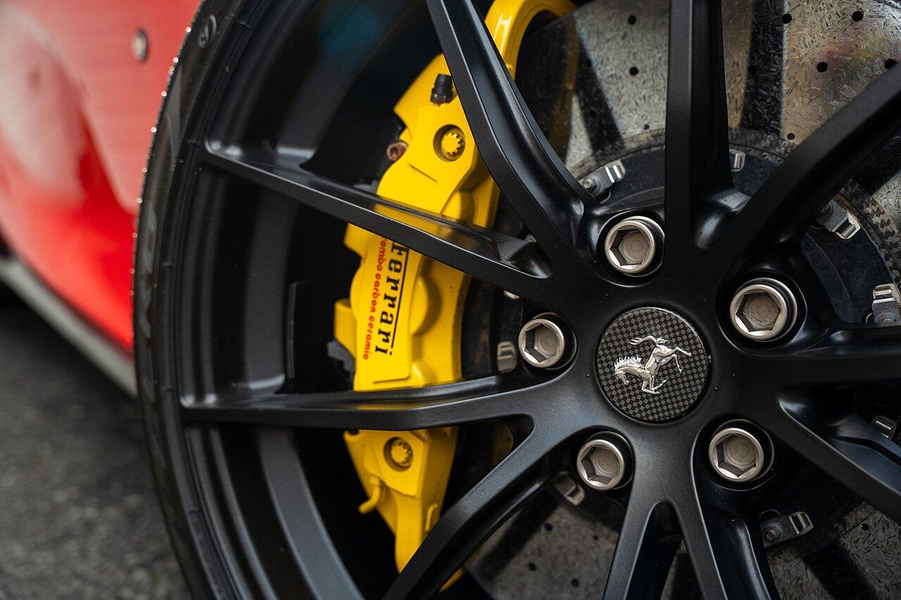 Ferrari 812 view 39