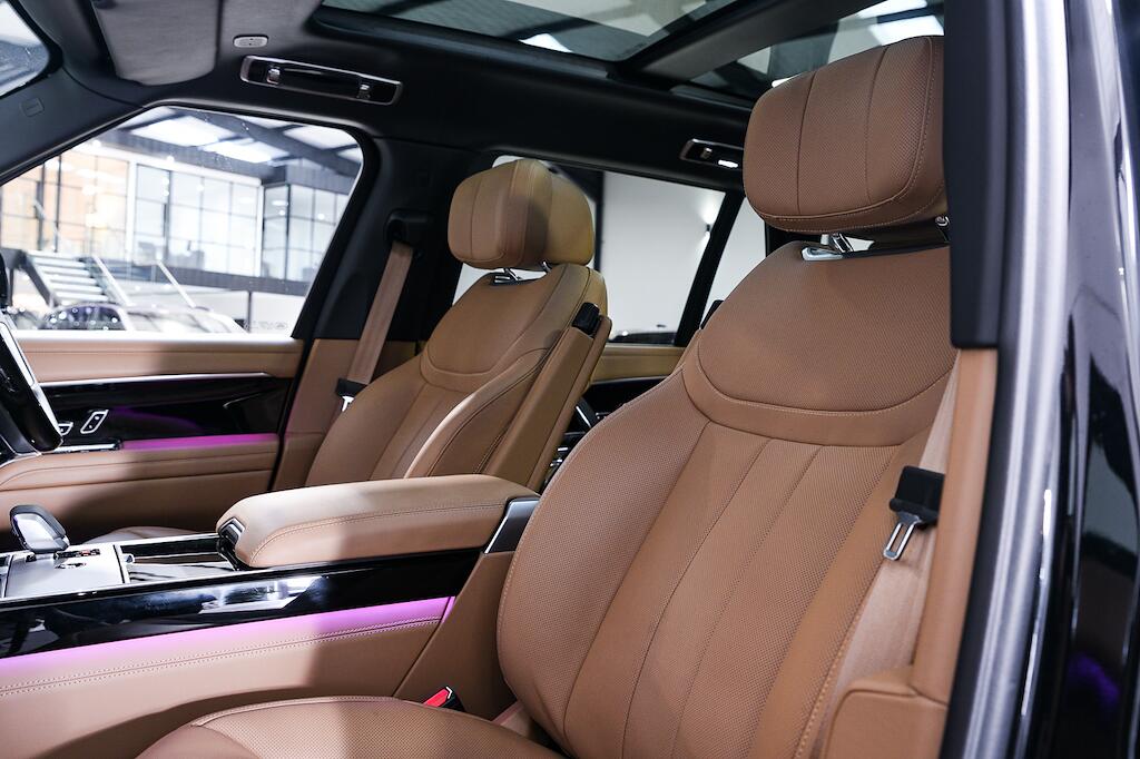 Land Rover Range Rover view 18