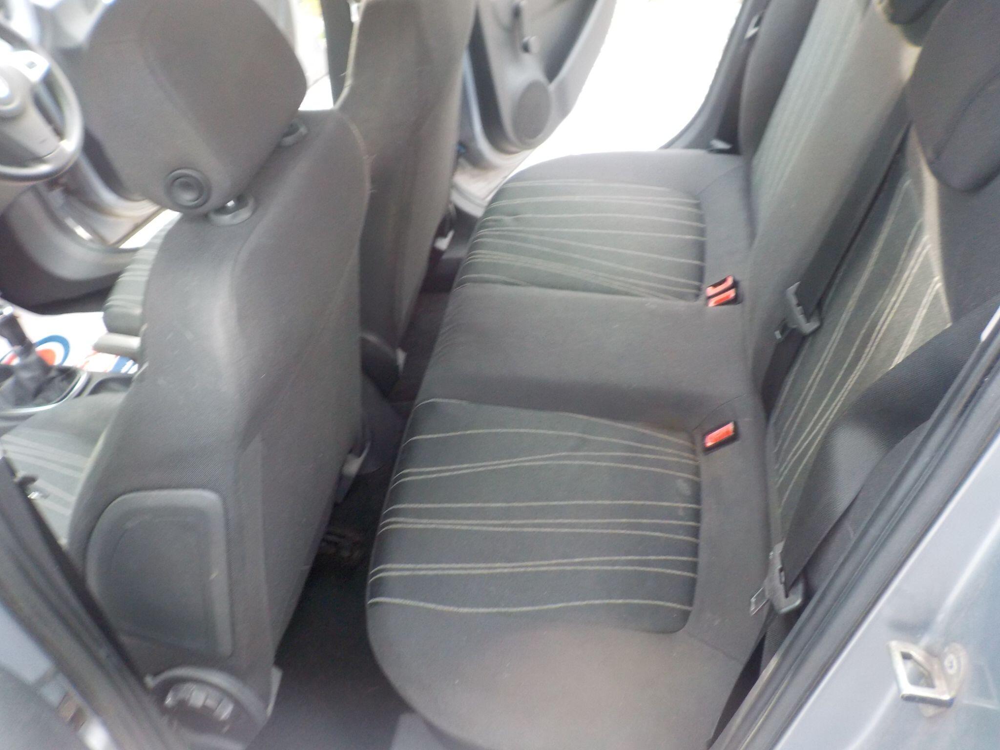 Vauxhall Corsa 1.4i 16v Club 5dr