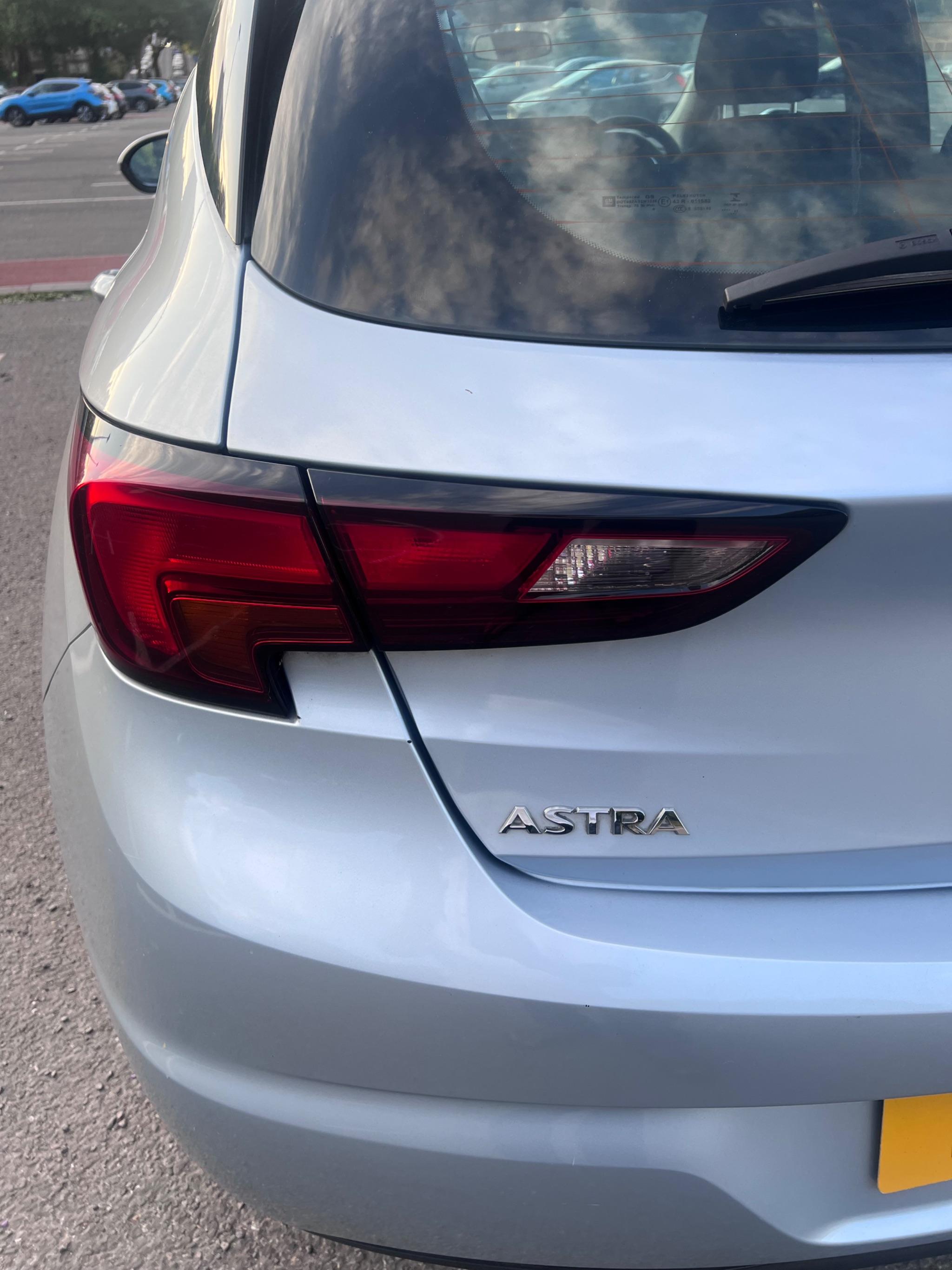 2017 Vauxhall Astra 1.4i Design Euro 6 5dr • 48,900 miles image 9