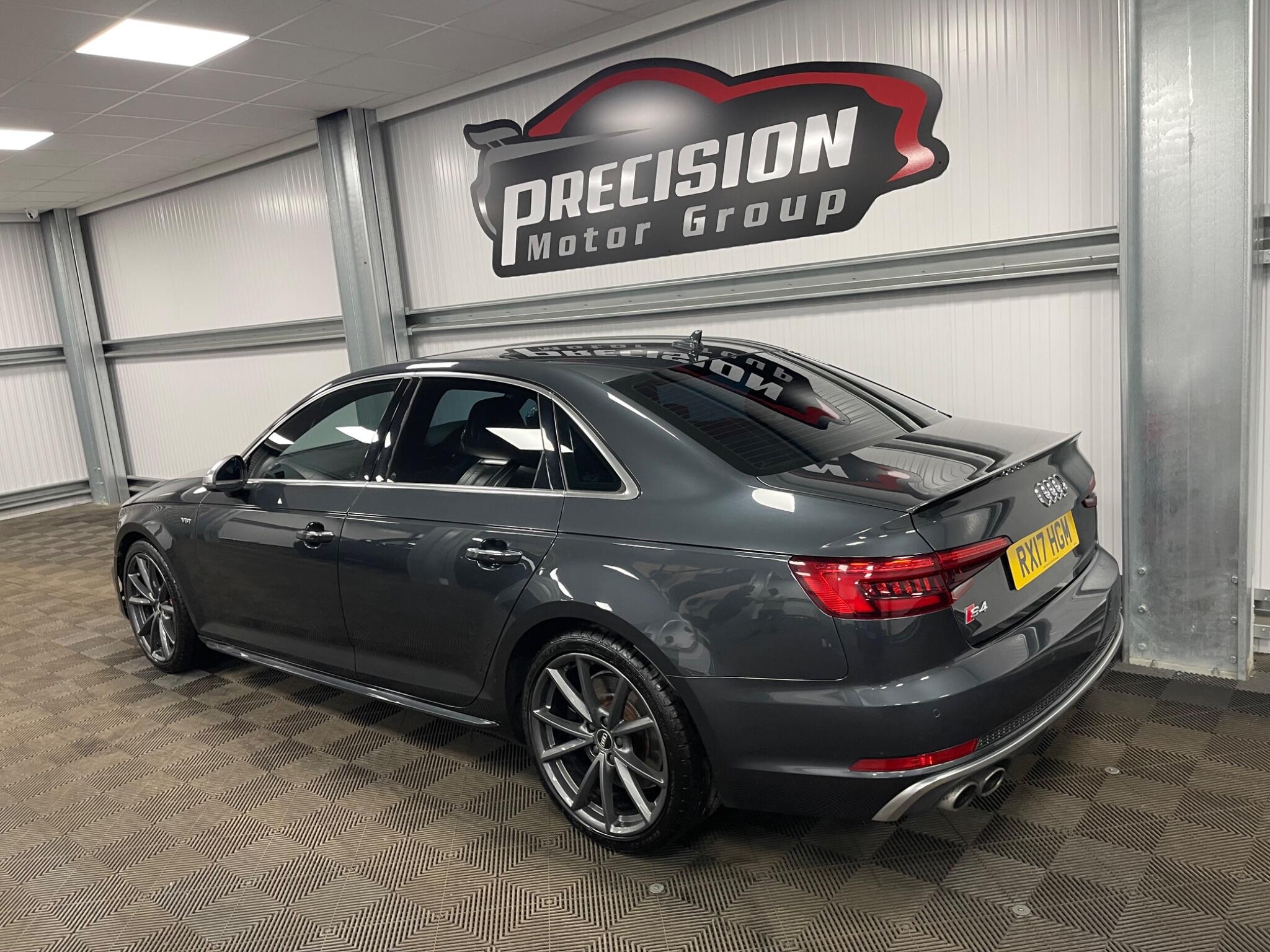 Audi S4 view 13