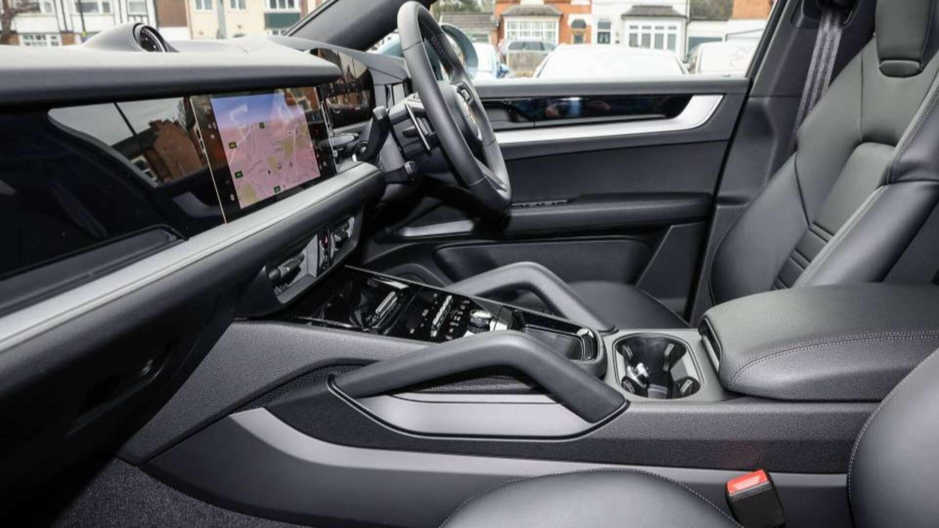 Porsche Cayenne view 34