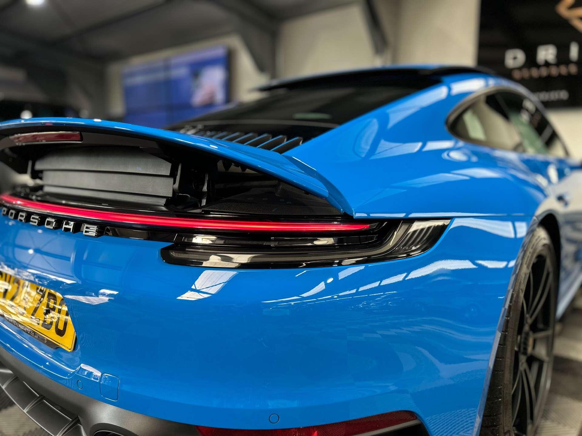 Porsche 911 view 19