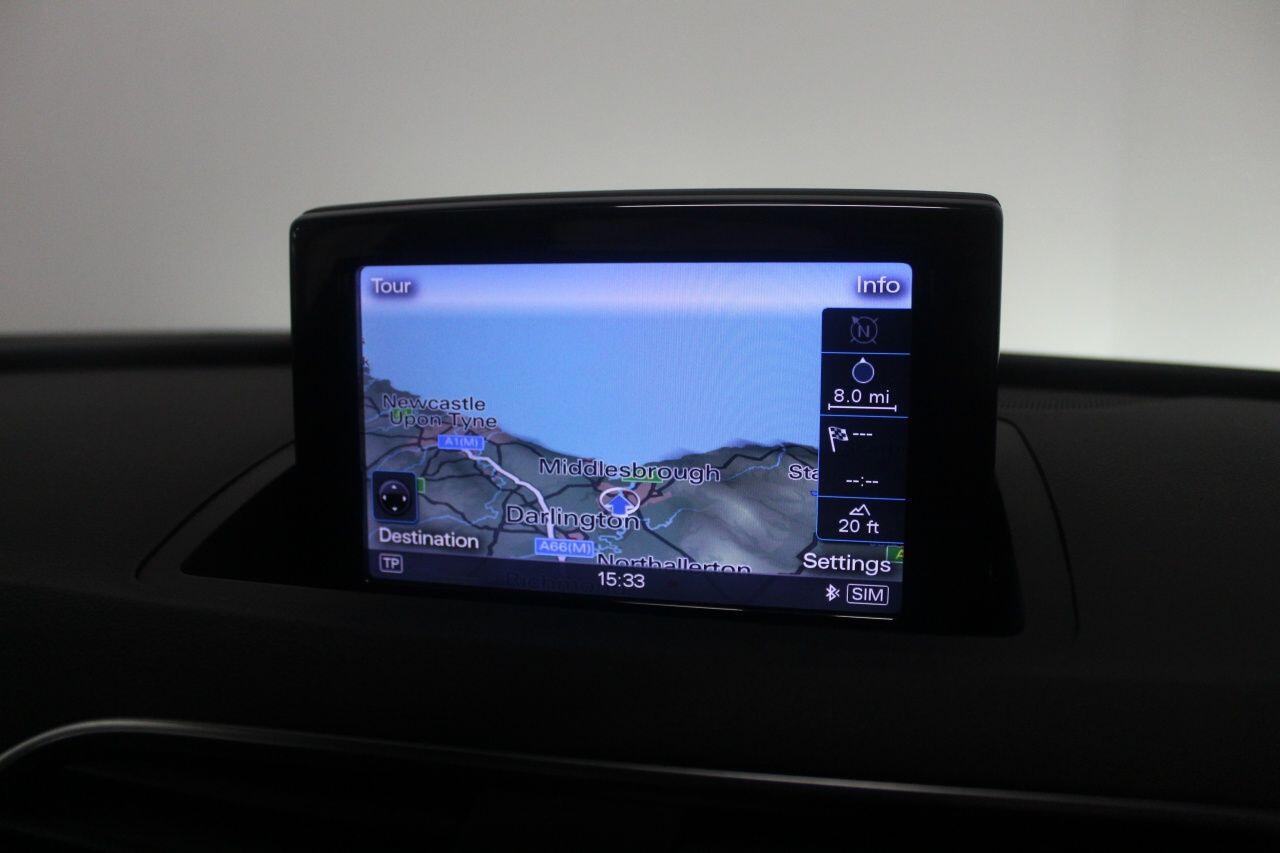 Audi Q3 view 40