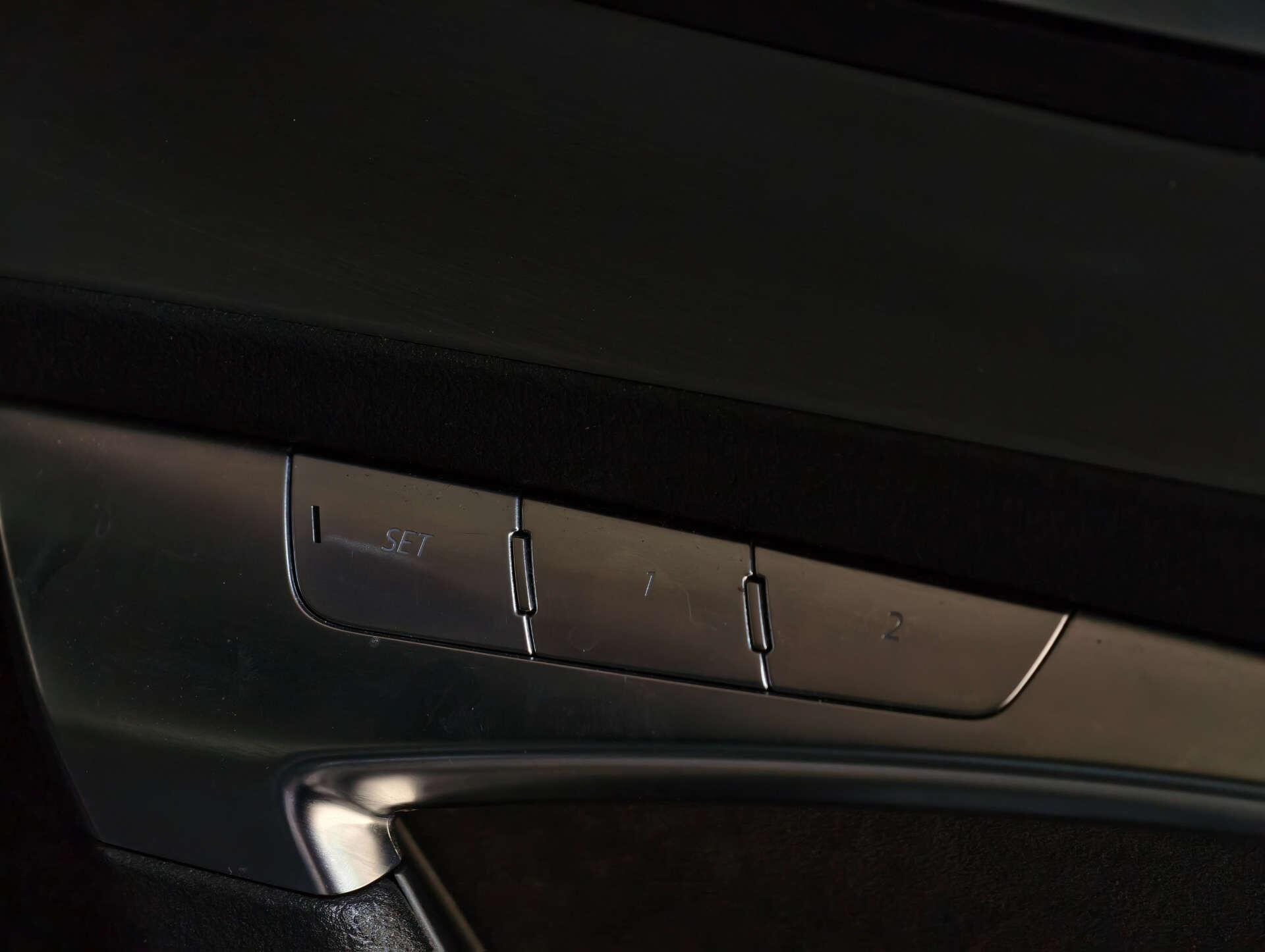 Audi A6 Saloon view 18