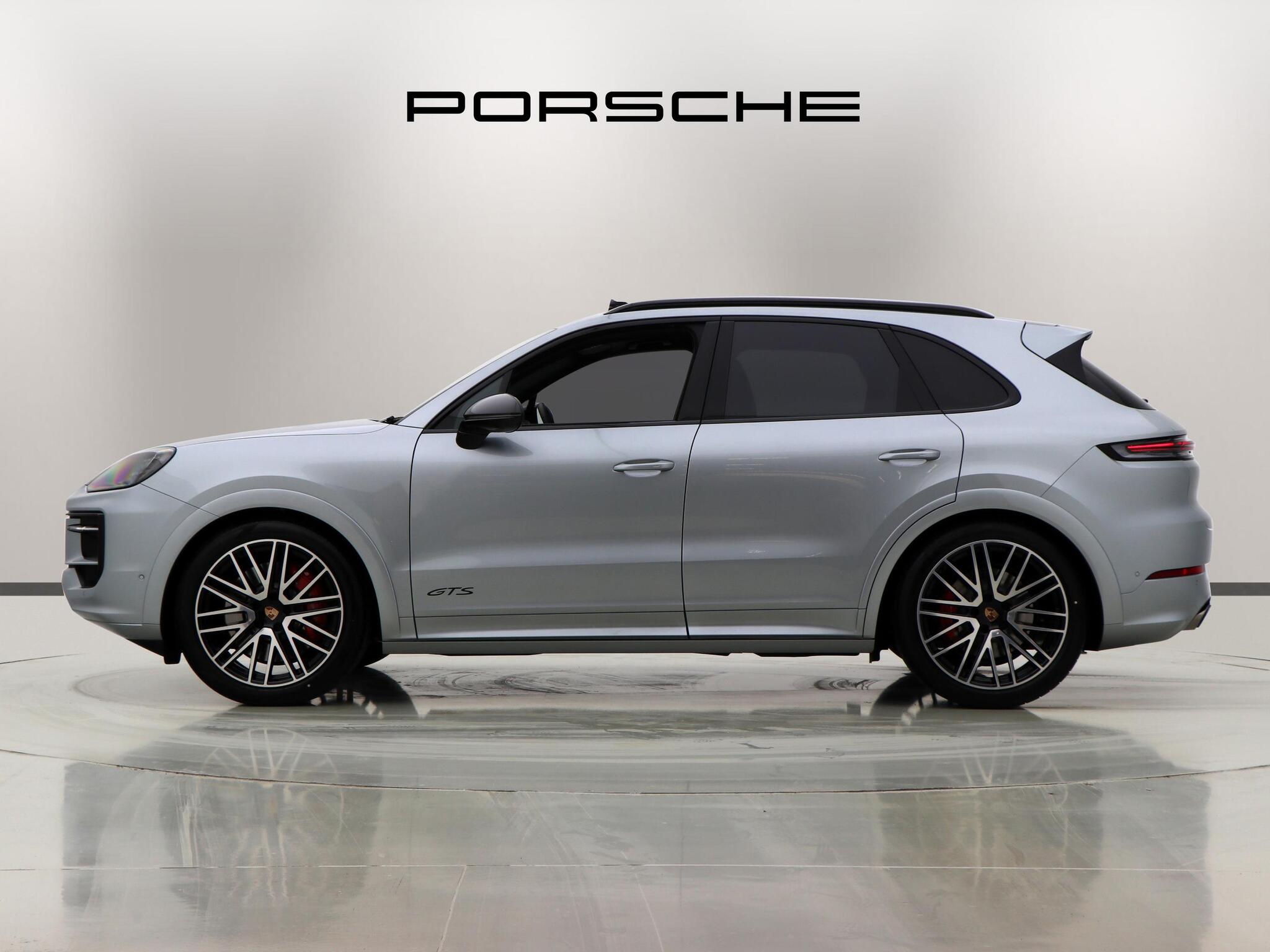 Porsche Cayenne view 6