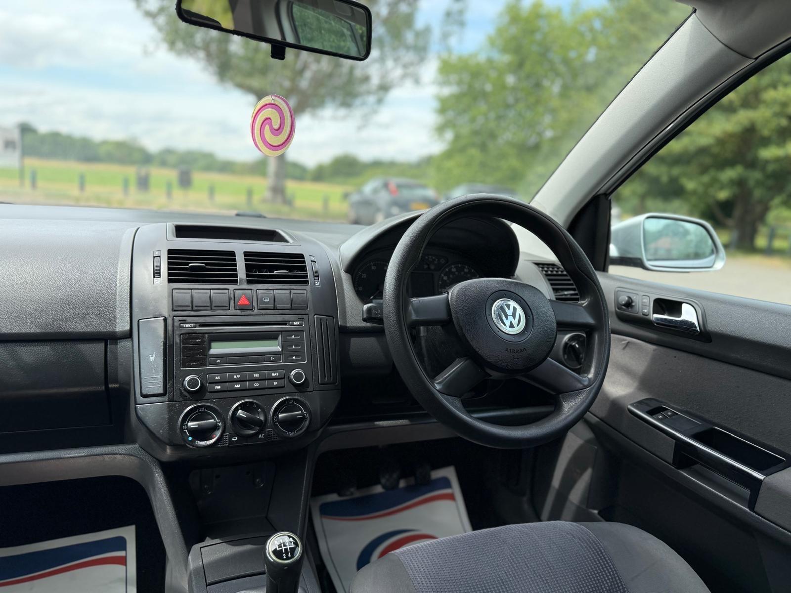 Volkswagen Polo view 24