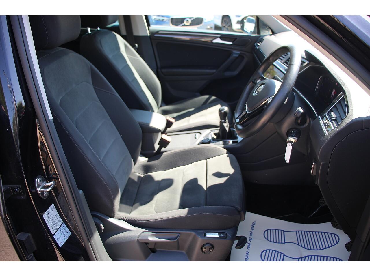 Volkswagen Tiguan view 15