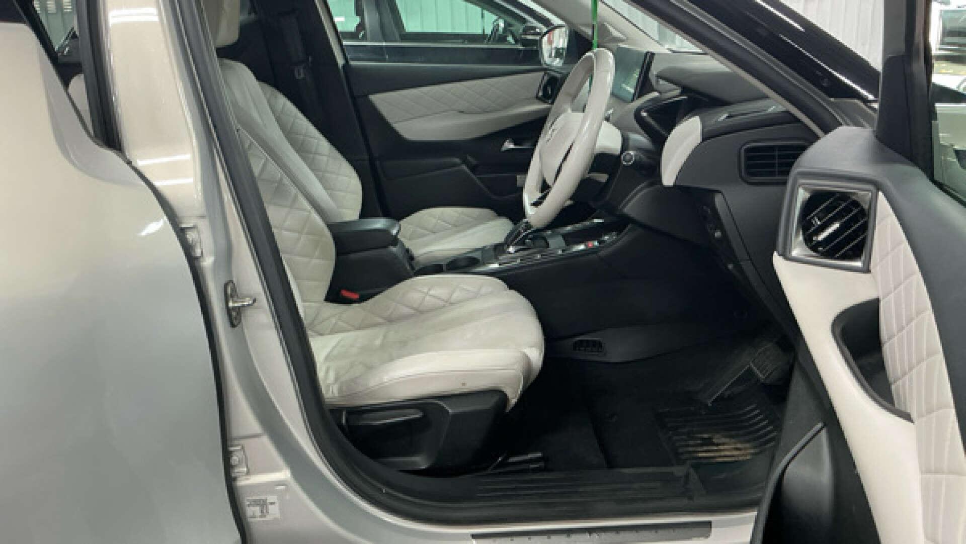 DS Automobiles DS 3 Crossback view 9