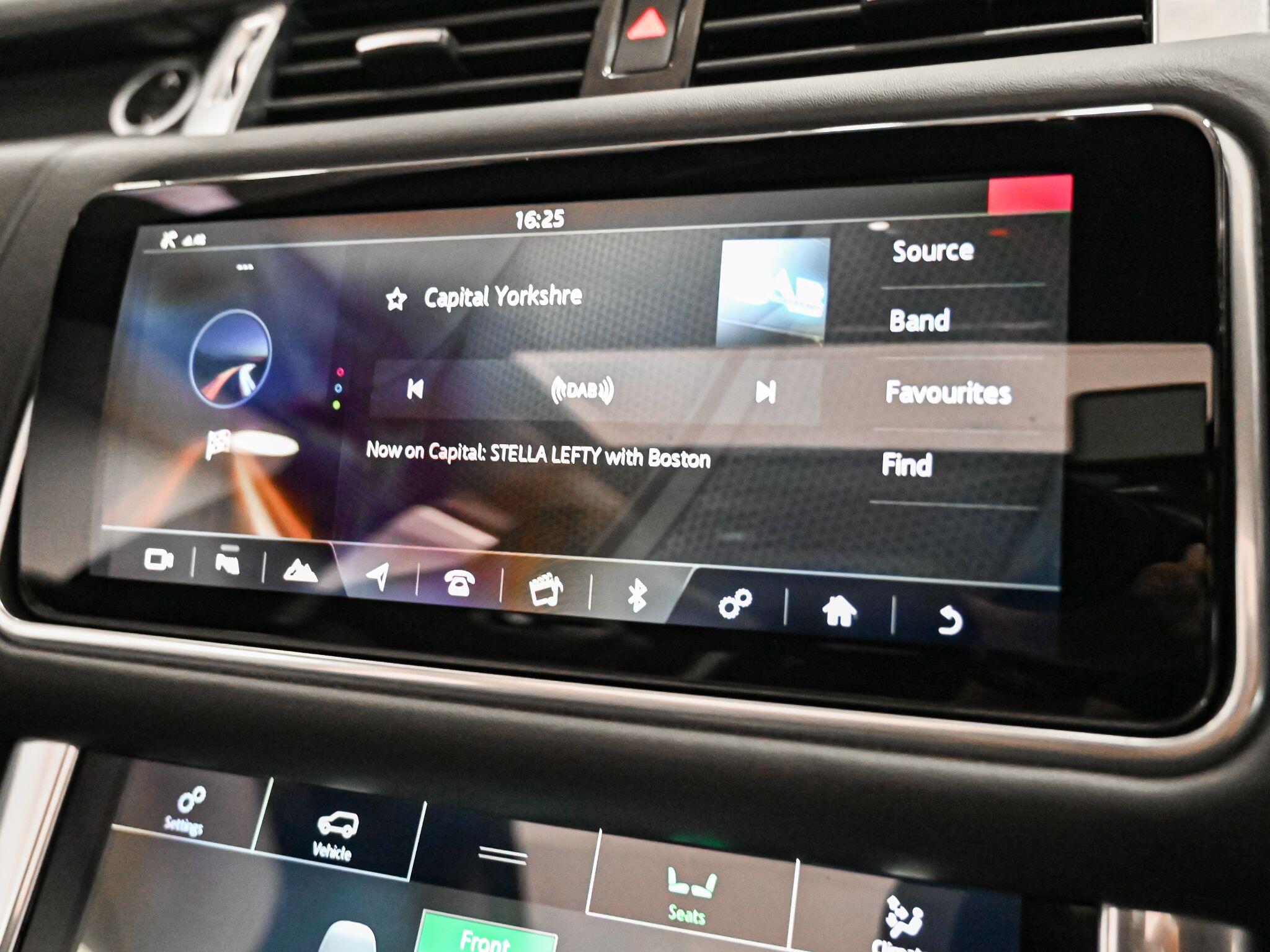 Land Rover Range Rover Sport view 11