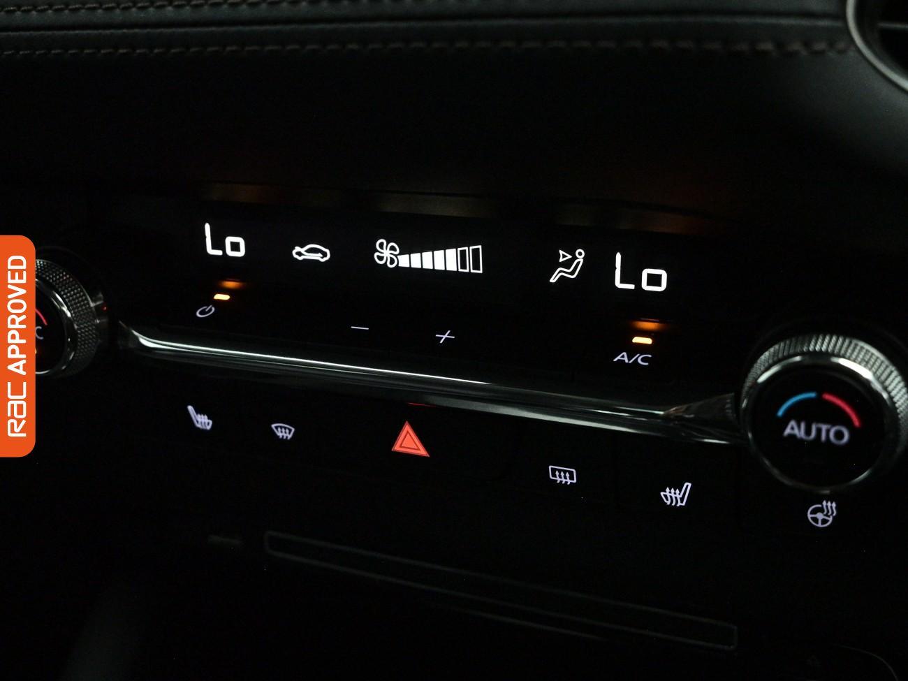 Mazda Mazda3 view 18