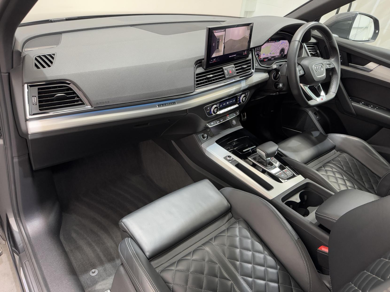 Audi Q5 view 47