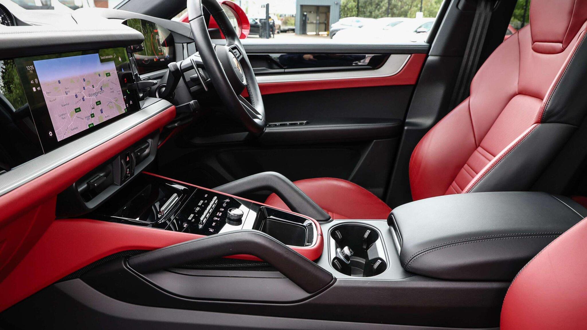 Porsche Cayenne view 11
