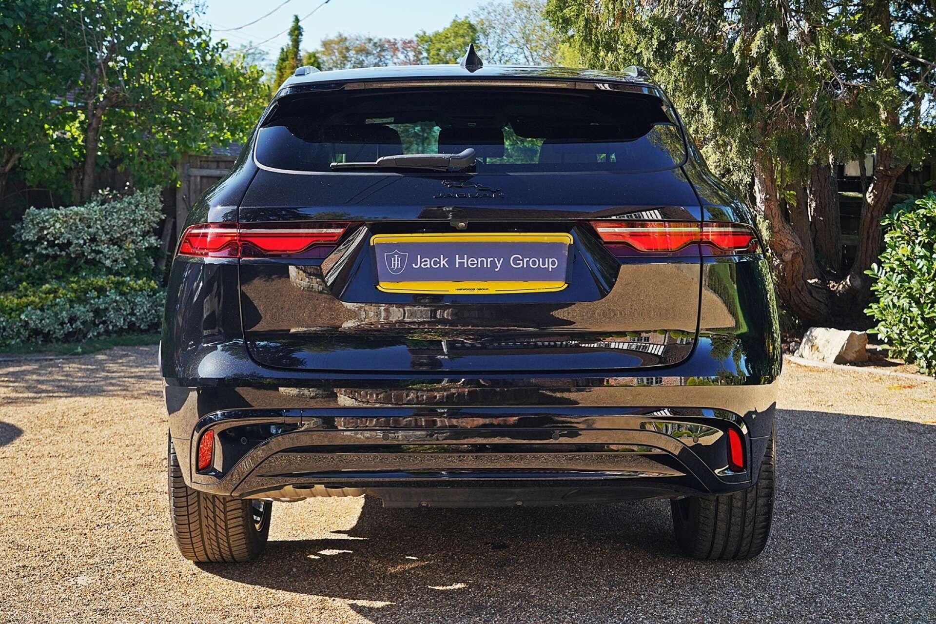 Jaguar F-Pace view 4