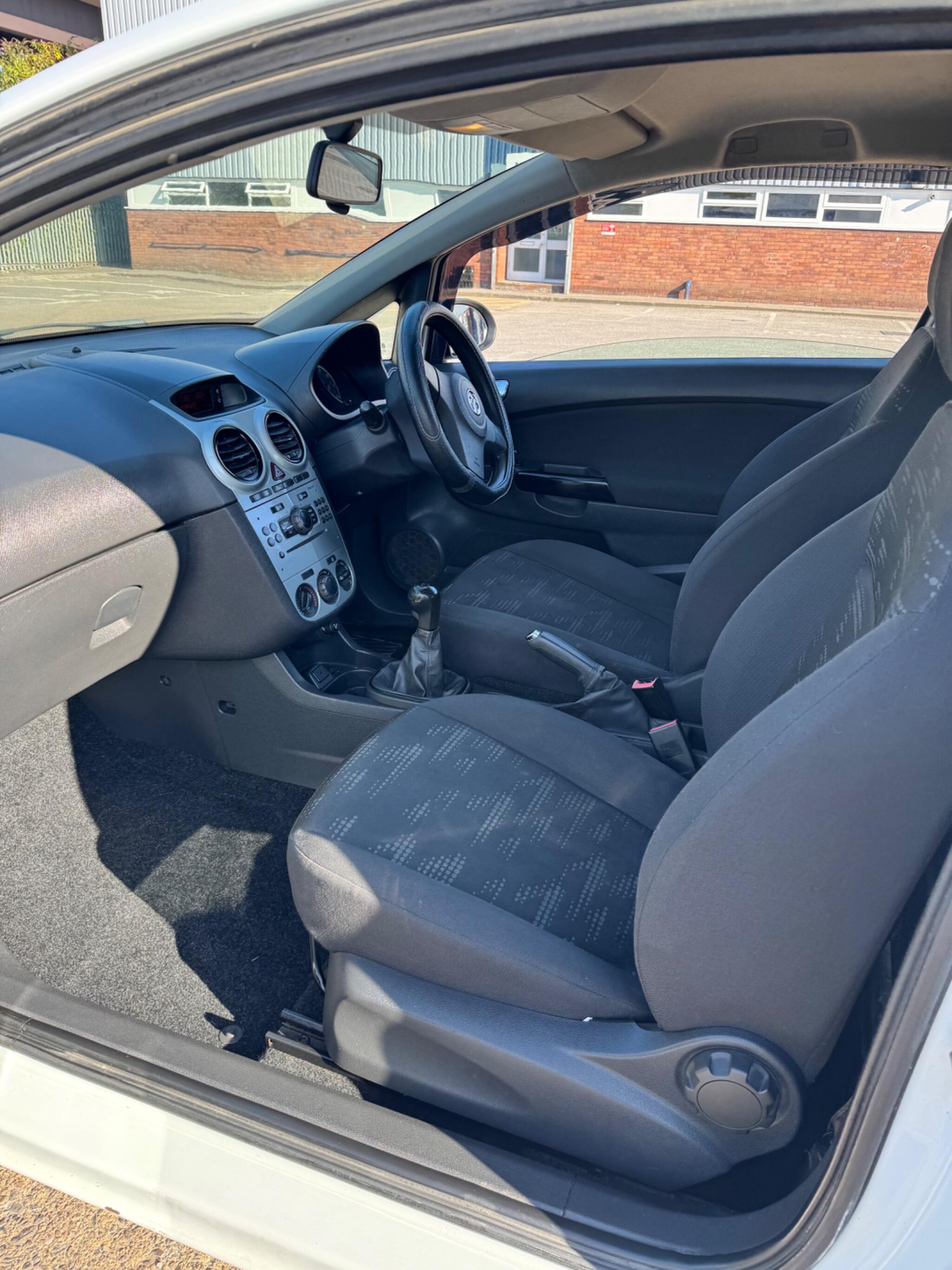 Vauxhall Corsa Van view 32