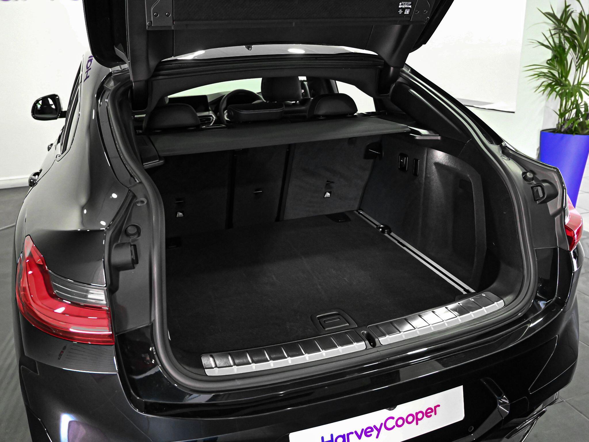BMW X4 view 18
