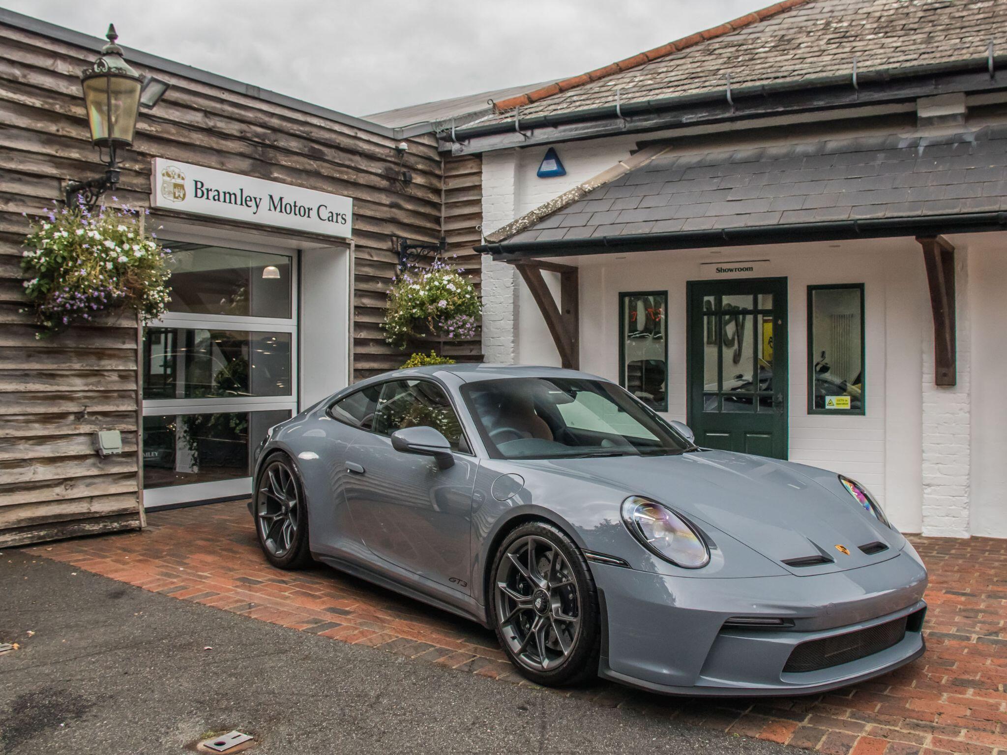 Porsche 911 view 2