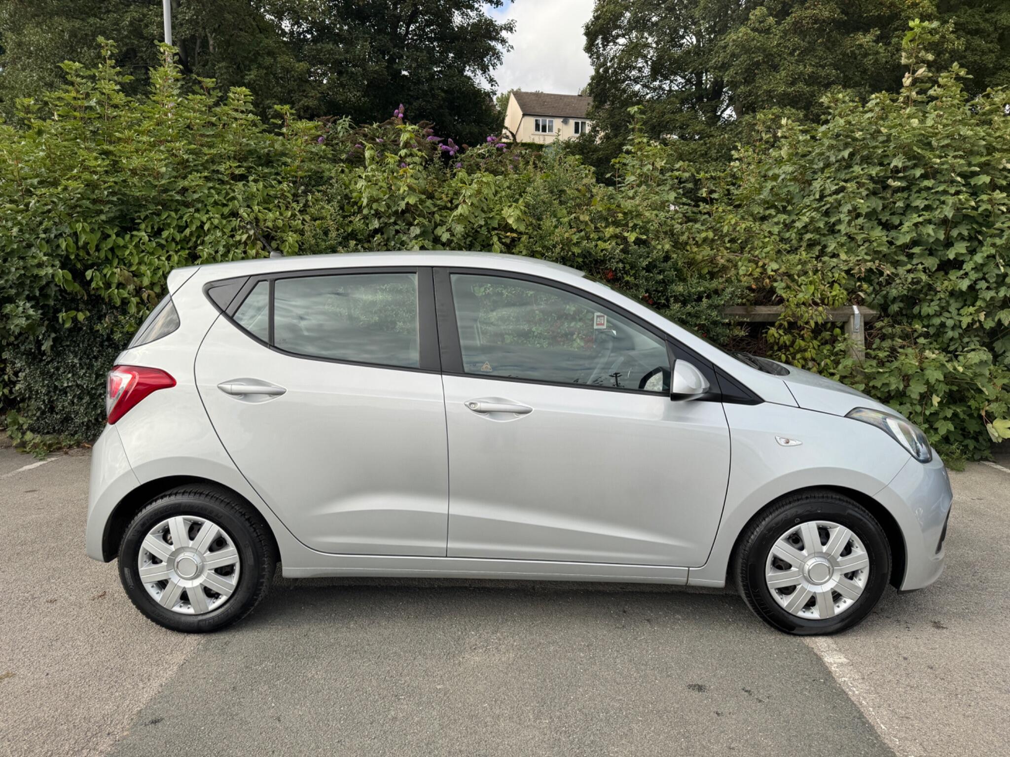 Hyundai I10 view 10