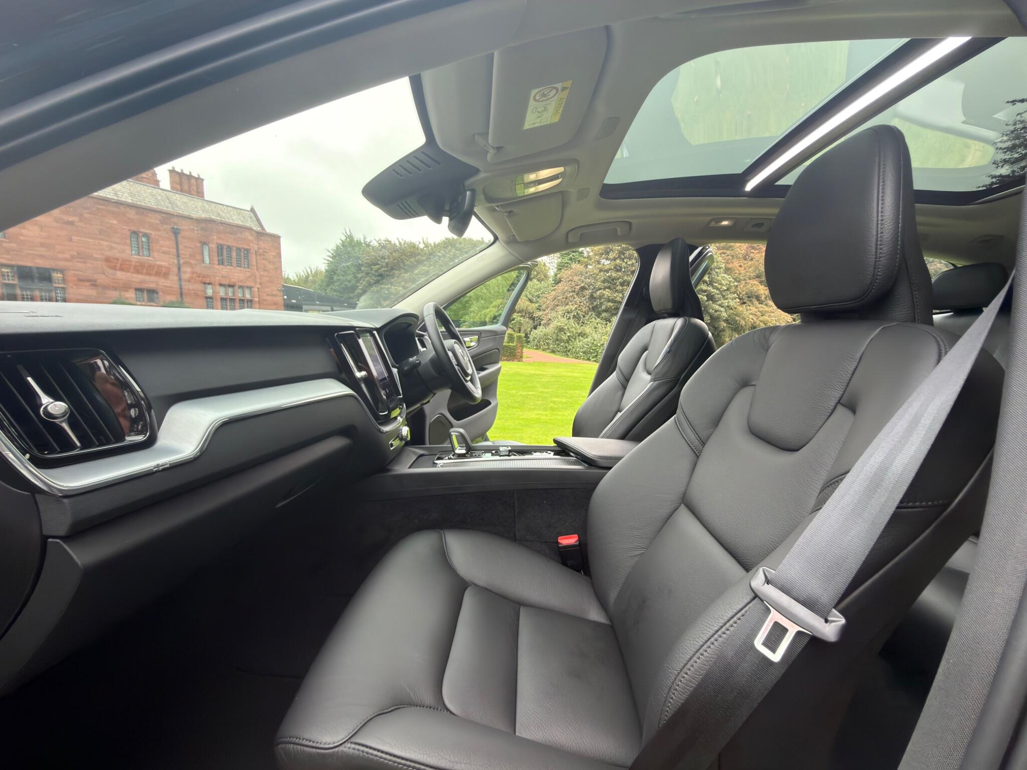 Volvo XC60 view 16