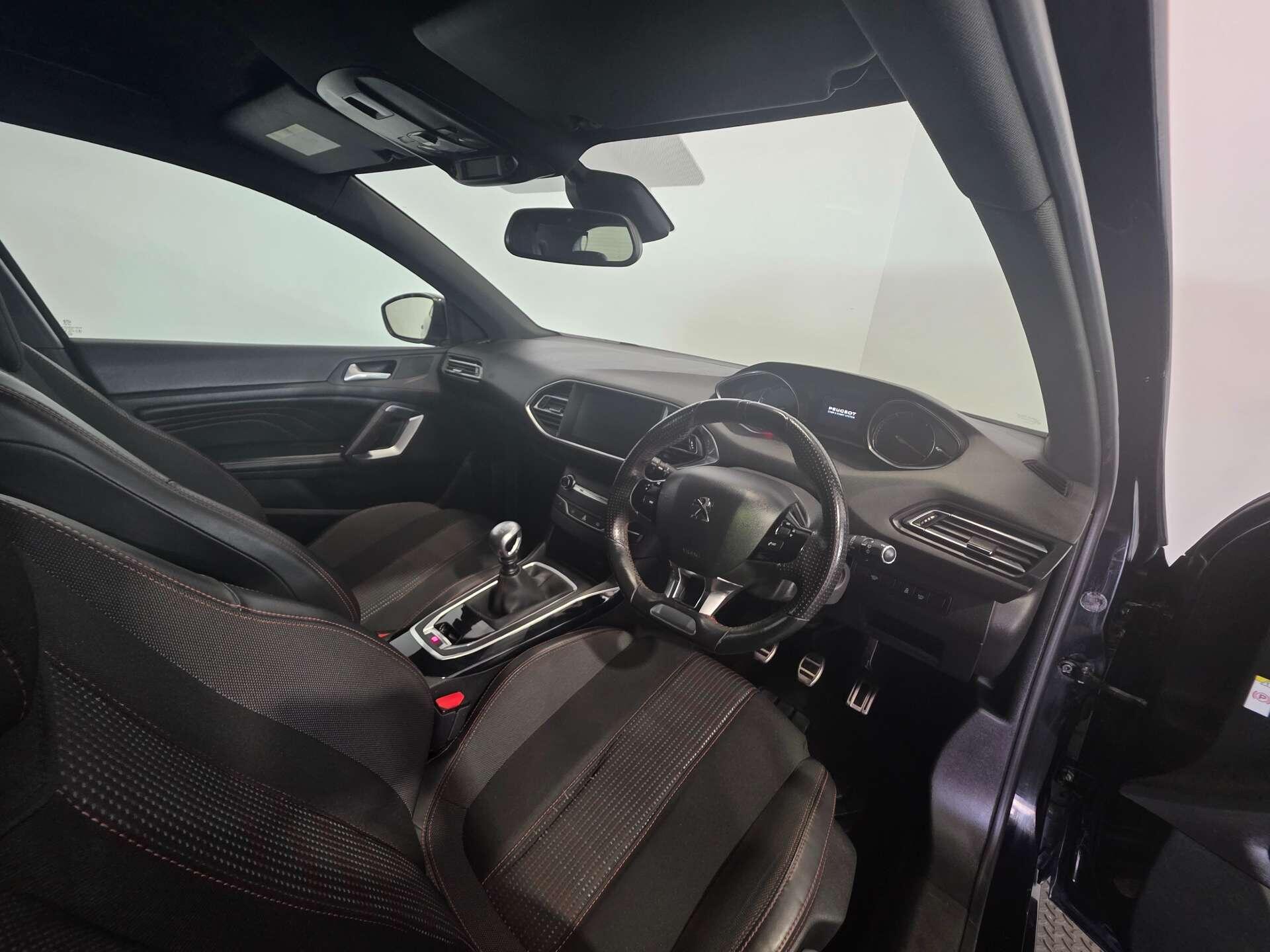 Peugeot 308 view 10