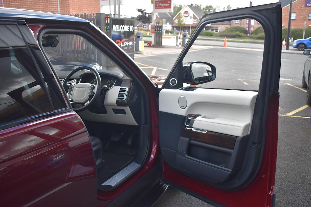 Land Rover Range Rover view 27