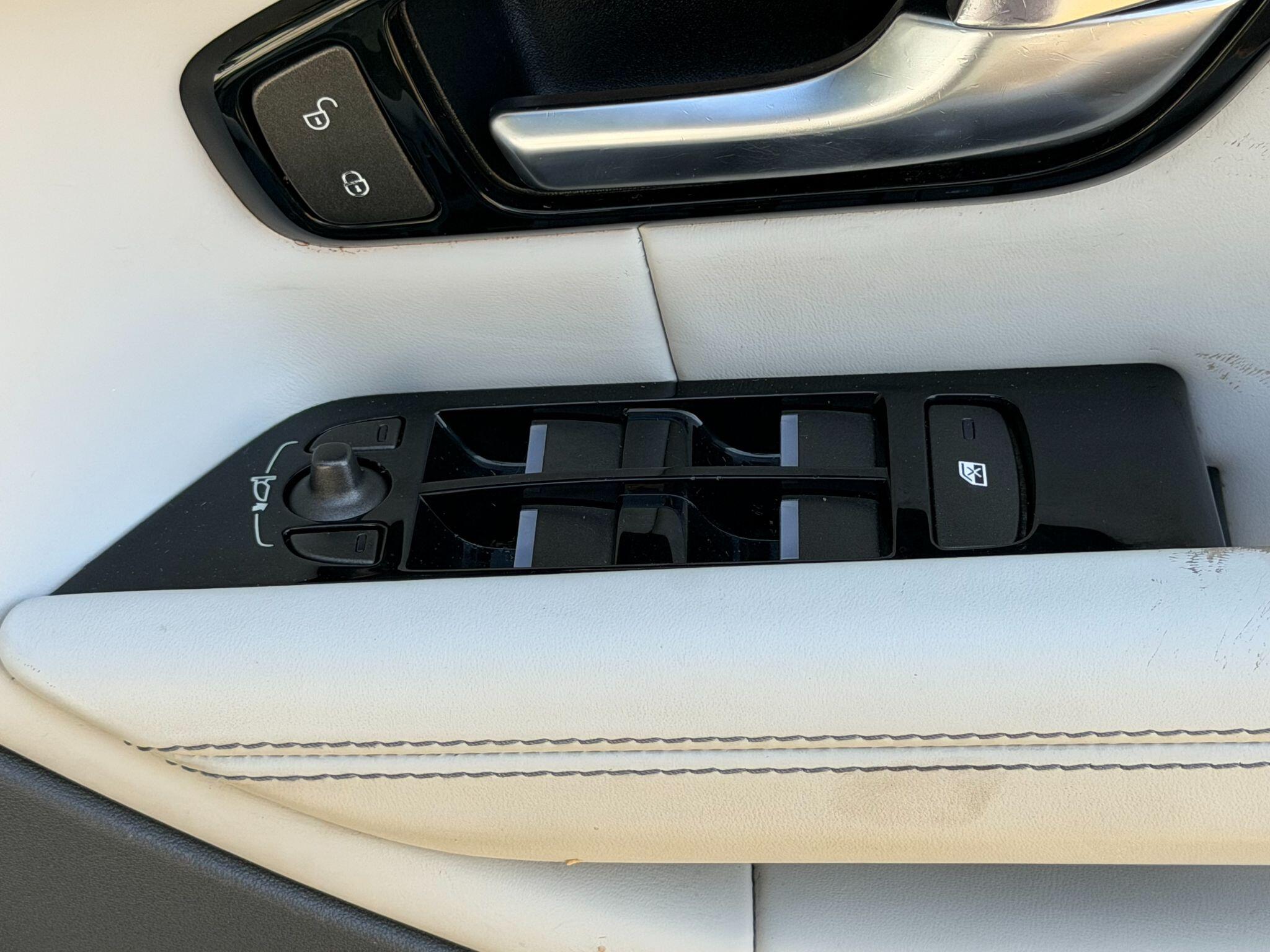 Land Rover Range Rover Evoque view 34