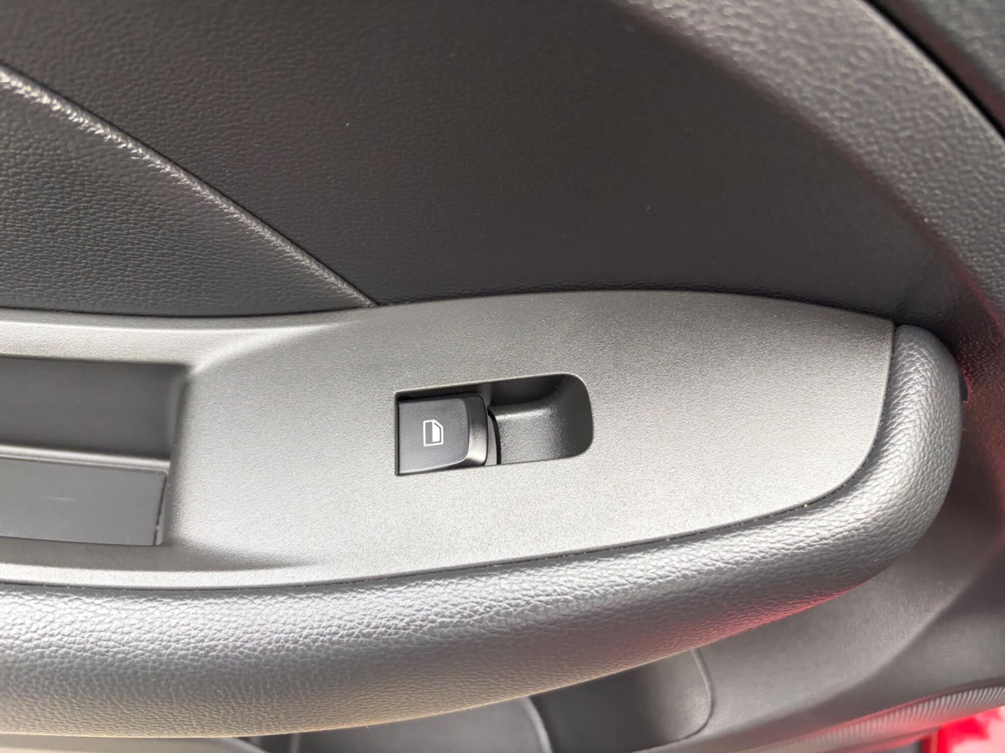 MG ZS view 90