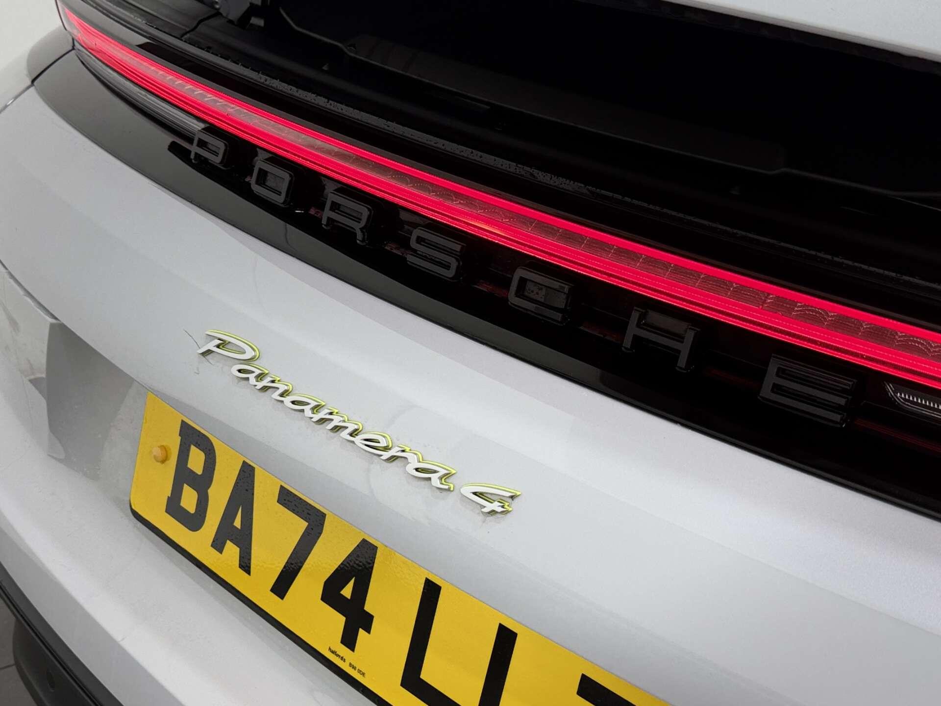 Porsche Panamera view 32