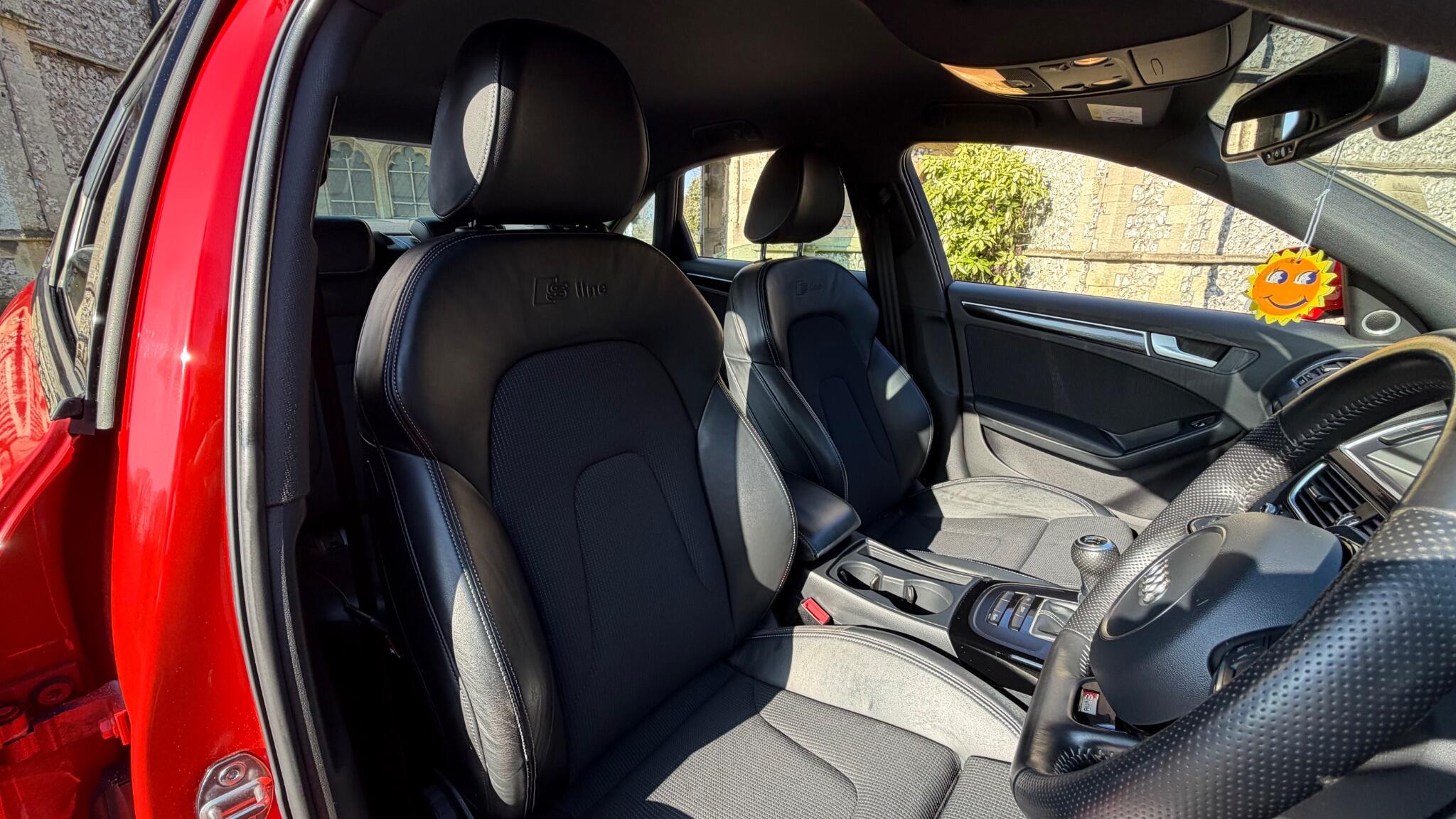 Audi A4 view 26