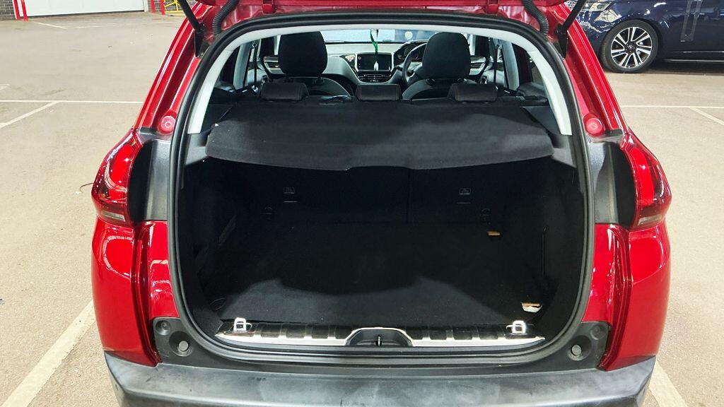 Peugeot 2008 view 17