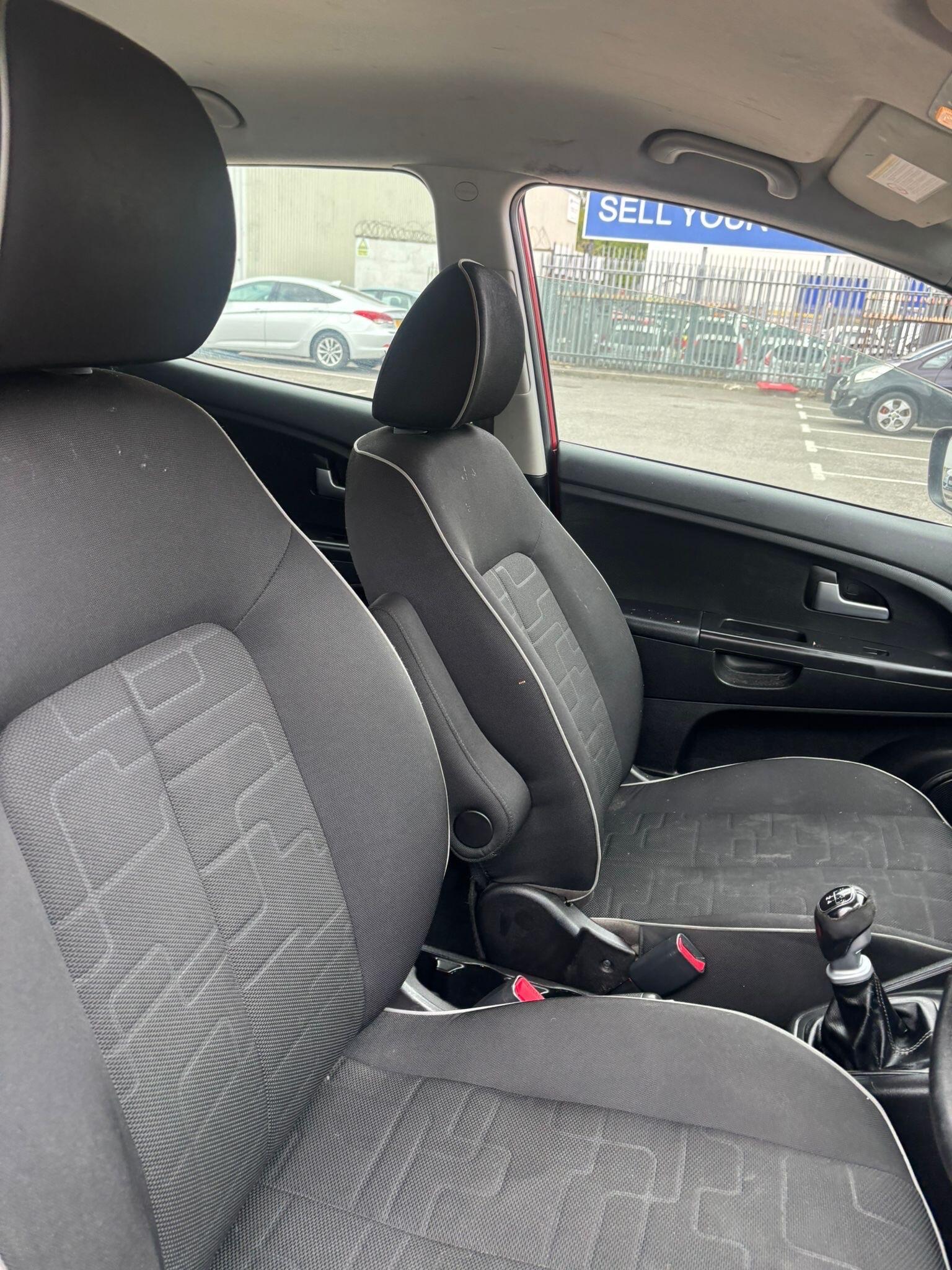 Kia Venga view 22