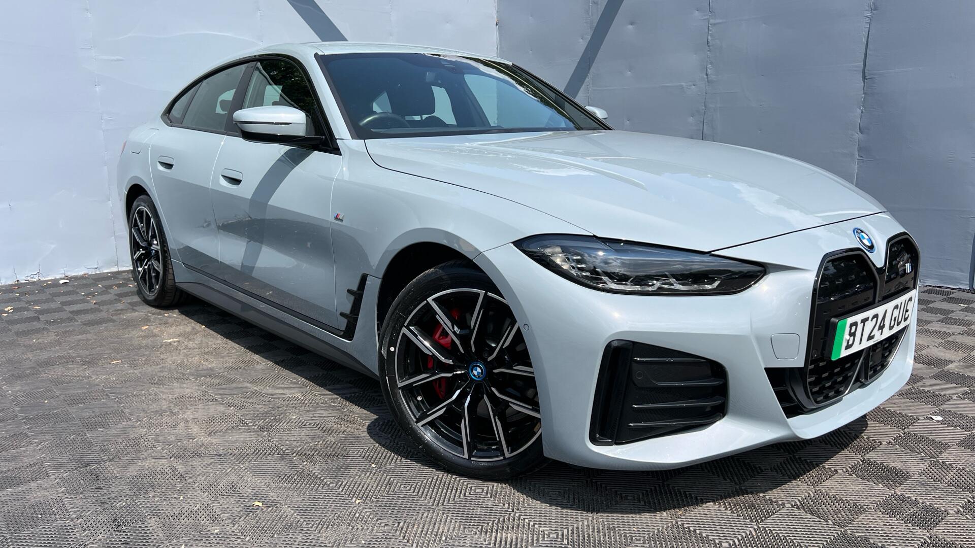 BMW I4 view 24