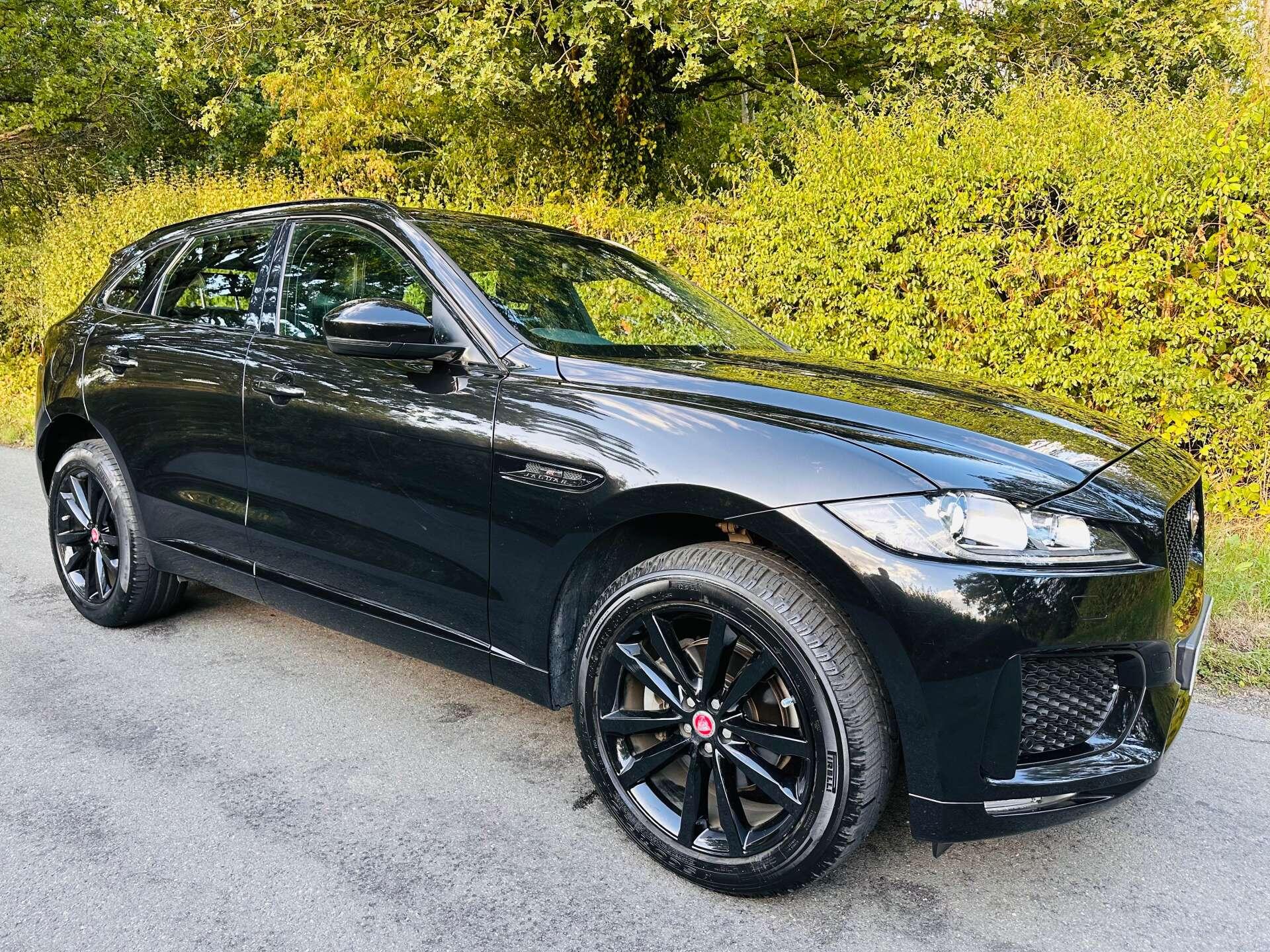 Jaguar F-Pace view 50