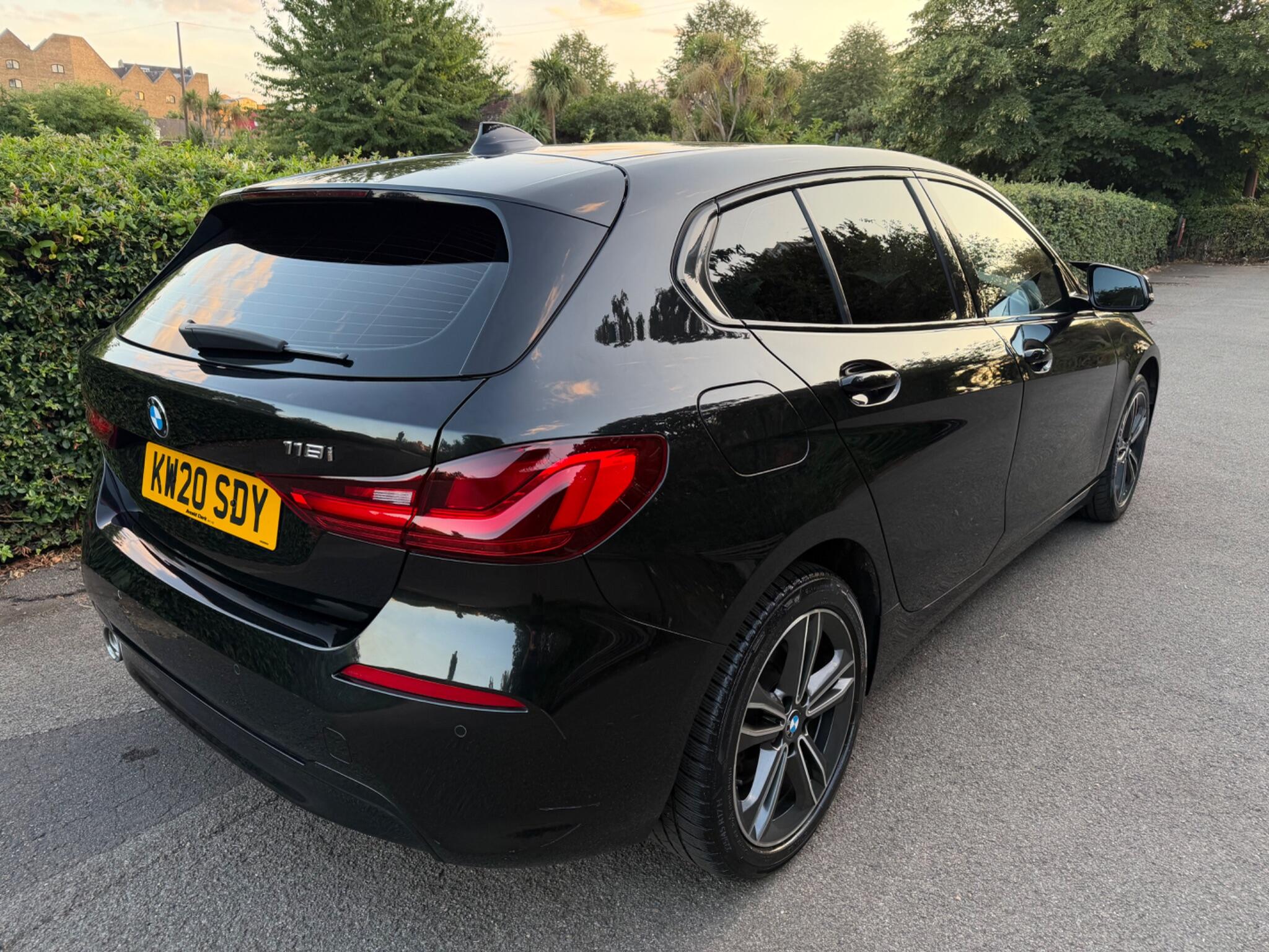 BMW 1 Series view 8
