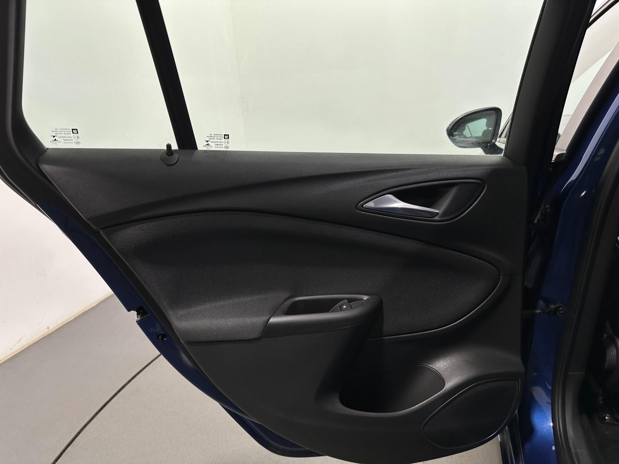 Vauxhall Astra view 38
