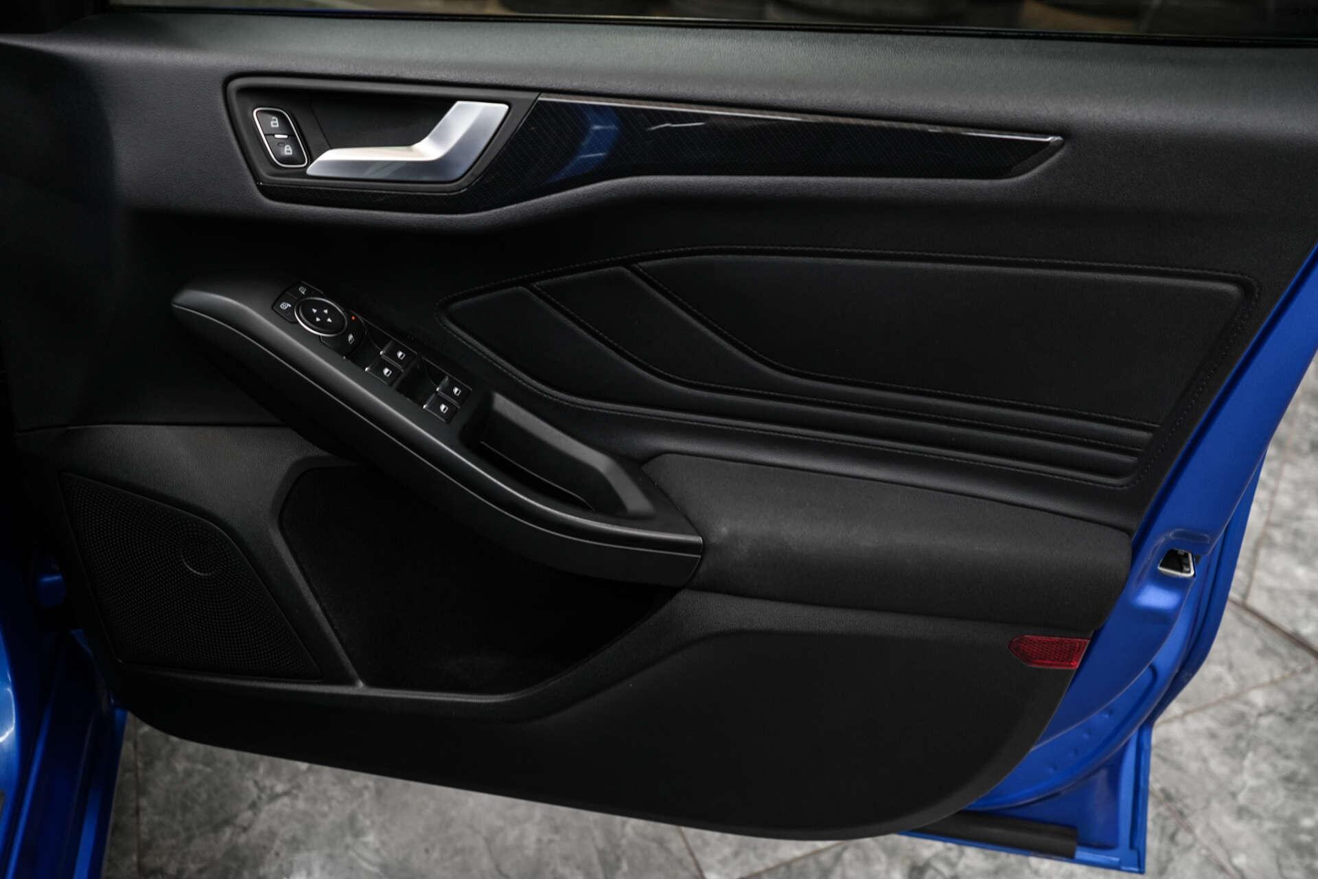 Ford Focus view 18