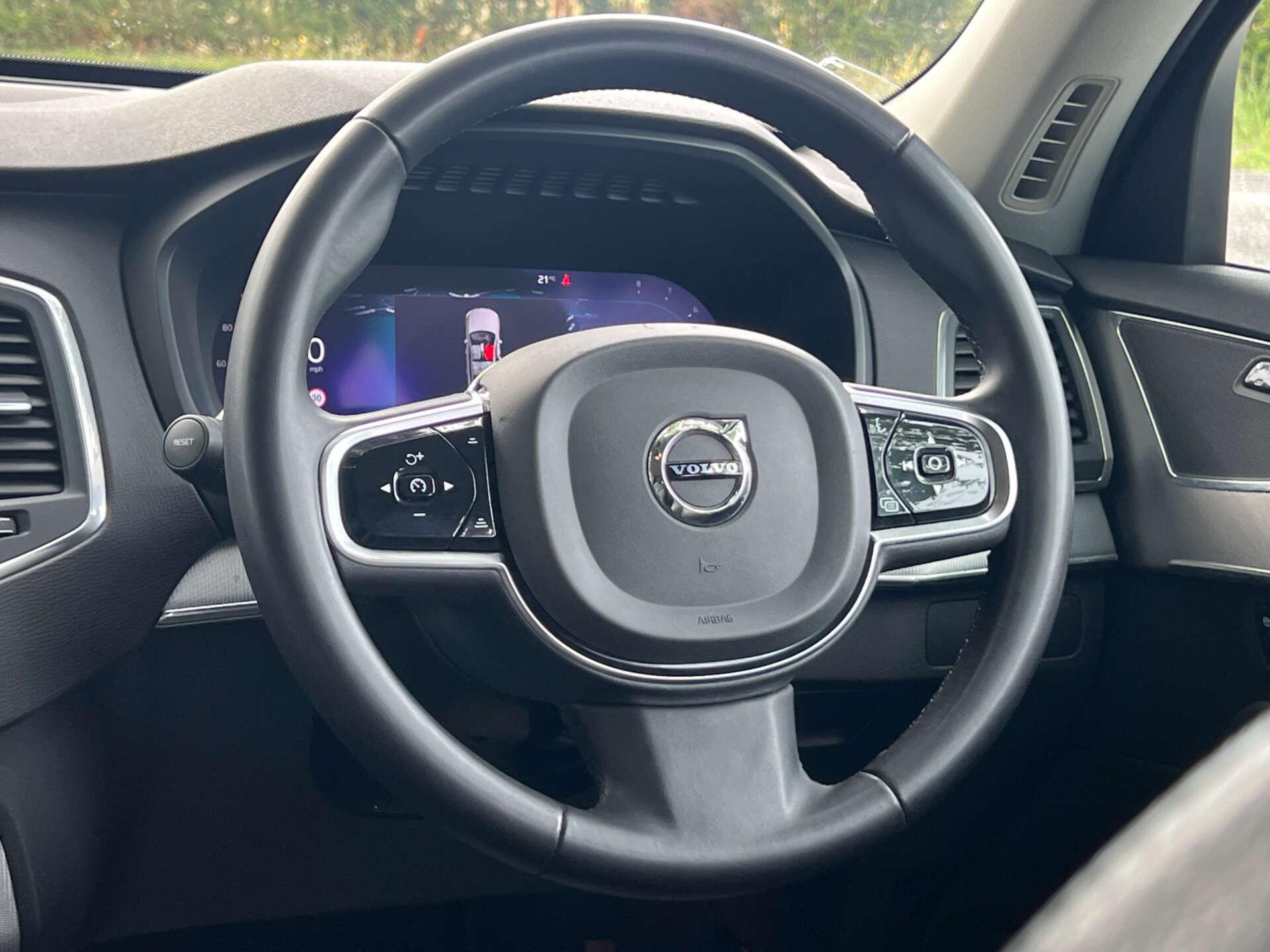 Volvo XC90 view 49