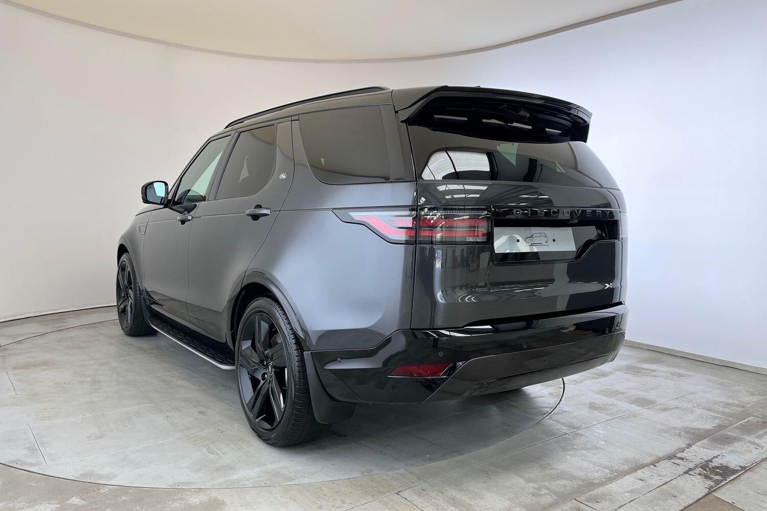 Land Rover Discovery view 14