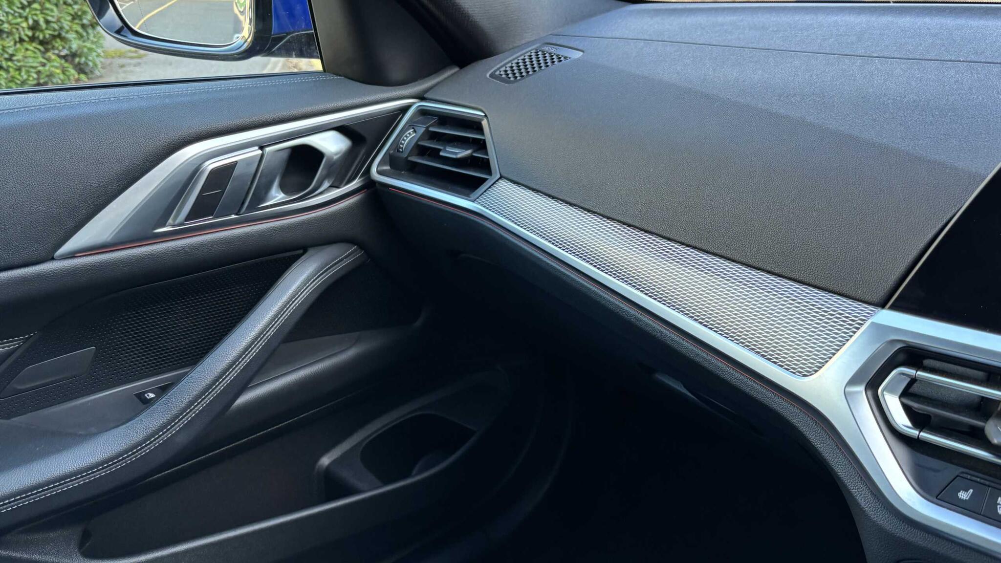 BMW 4 Series view 20