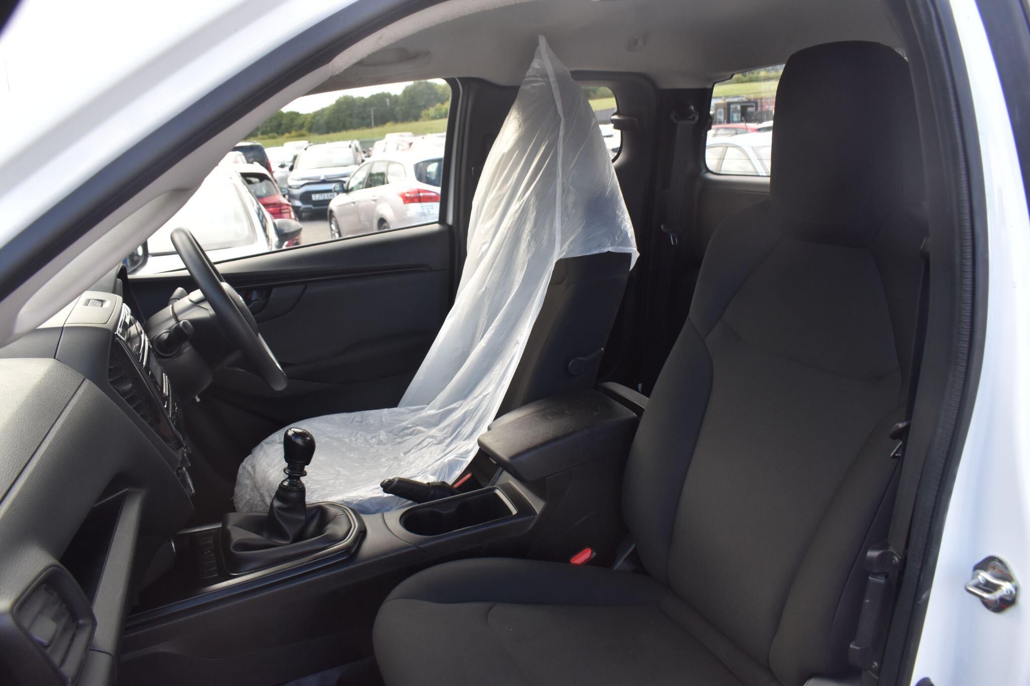 D-Max - 1.9 TD Utility 4WD Euro 6 (s/s) 2dr - Image 12