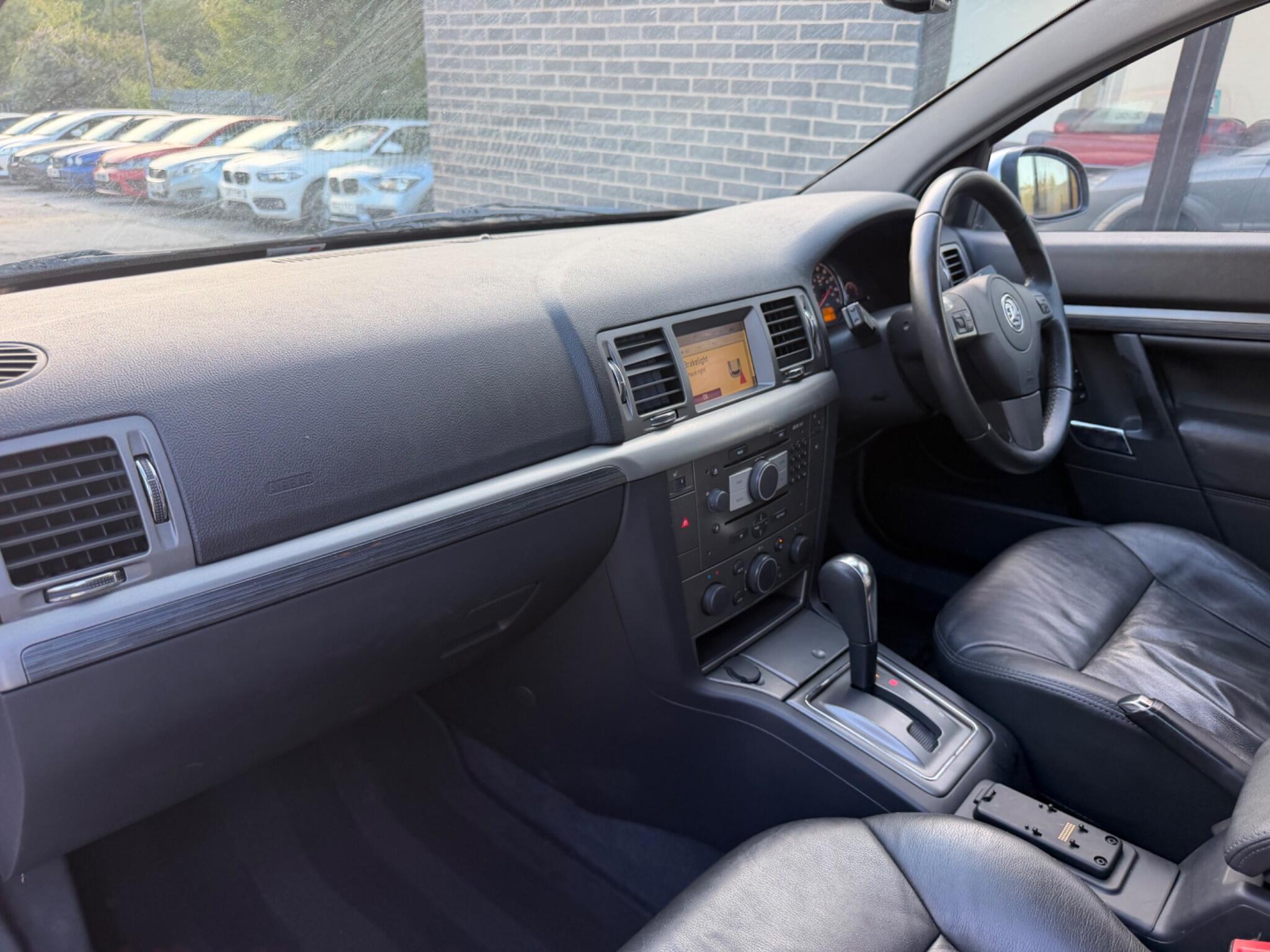Vauxhall Signum view 16