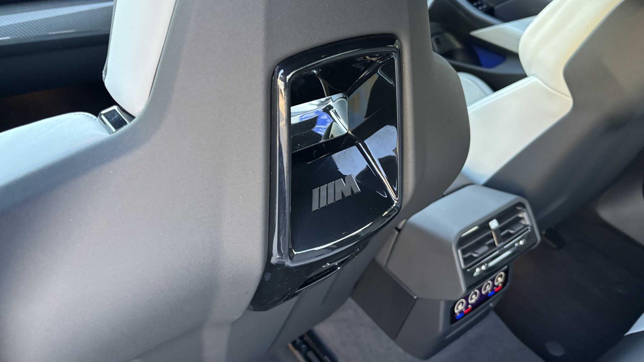 BMW M5 view 27