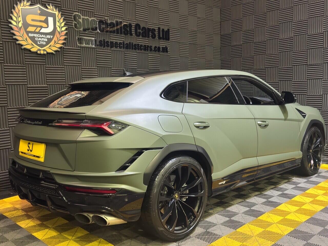 Lamborghini Urus view 8