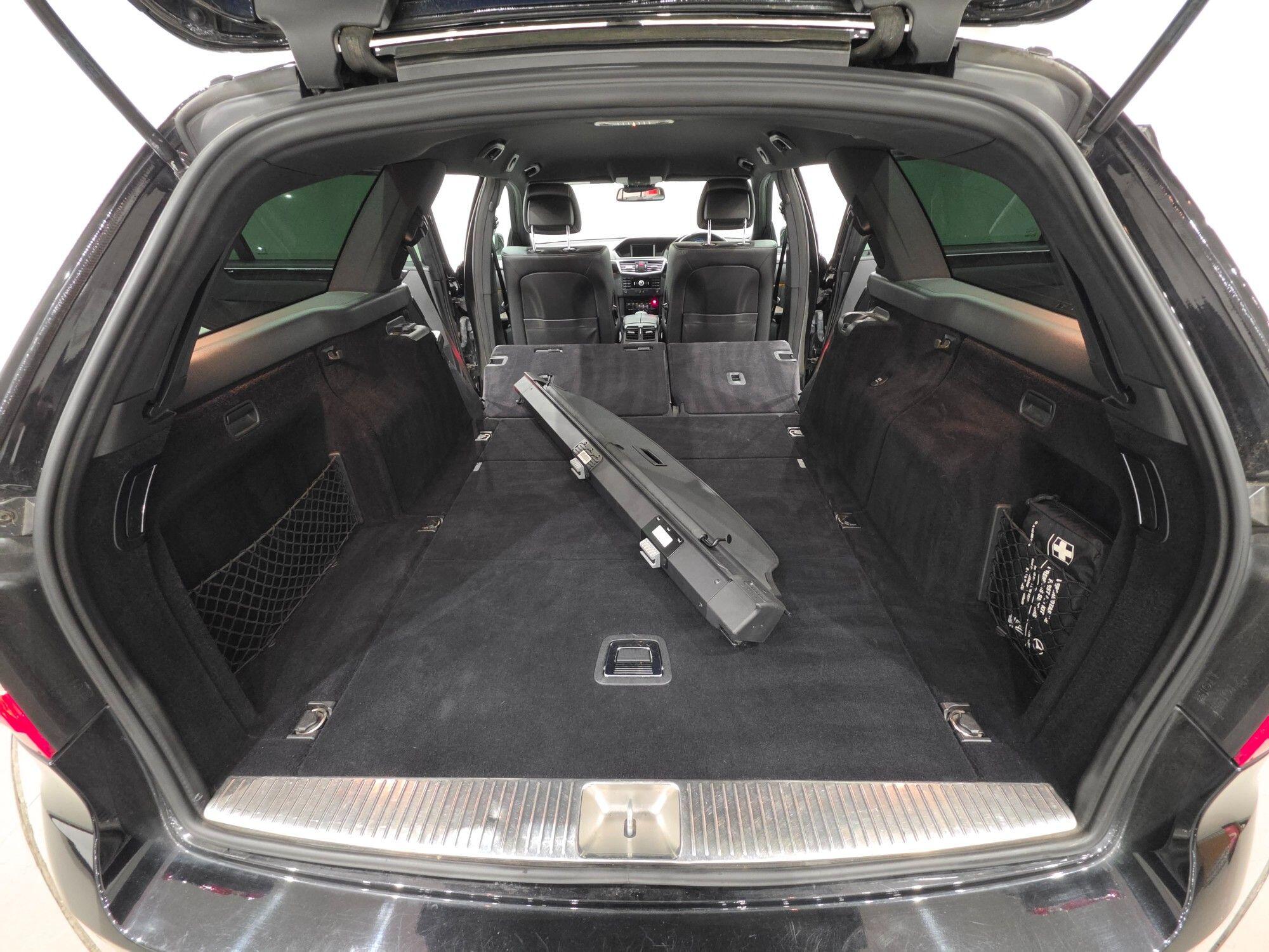 Mercedes-Benz E-Class view 49